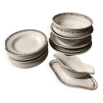 Complete dinner set by Saint-Amand