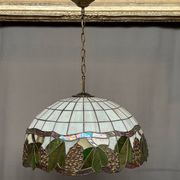 Suspension style Tiffany en verre teinté au plomb