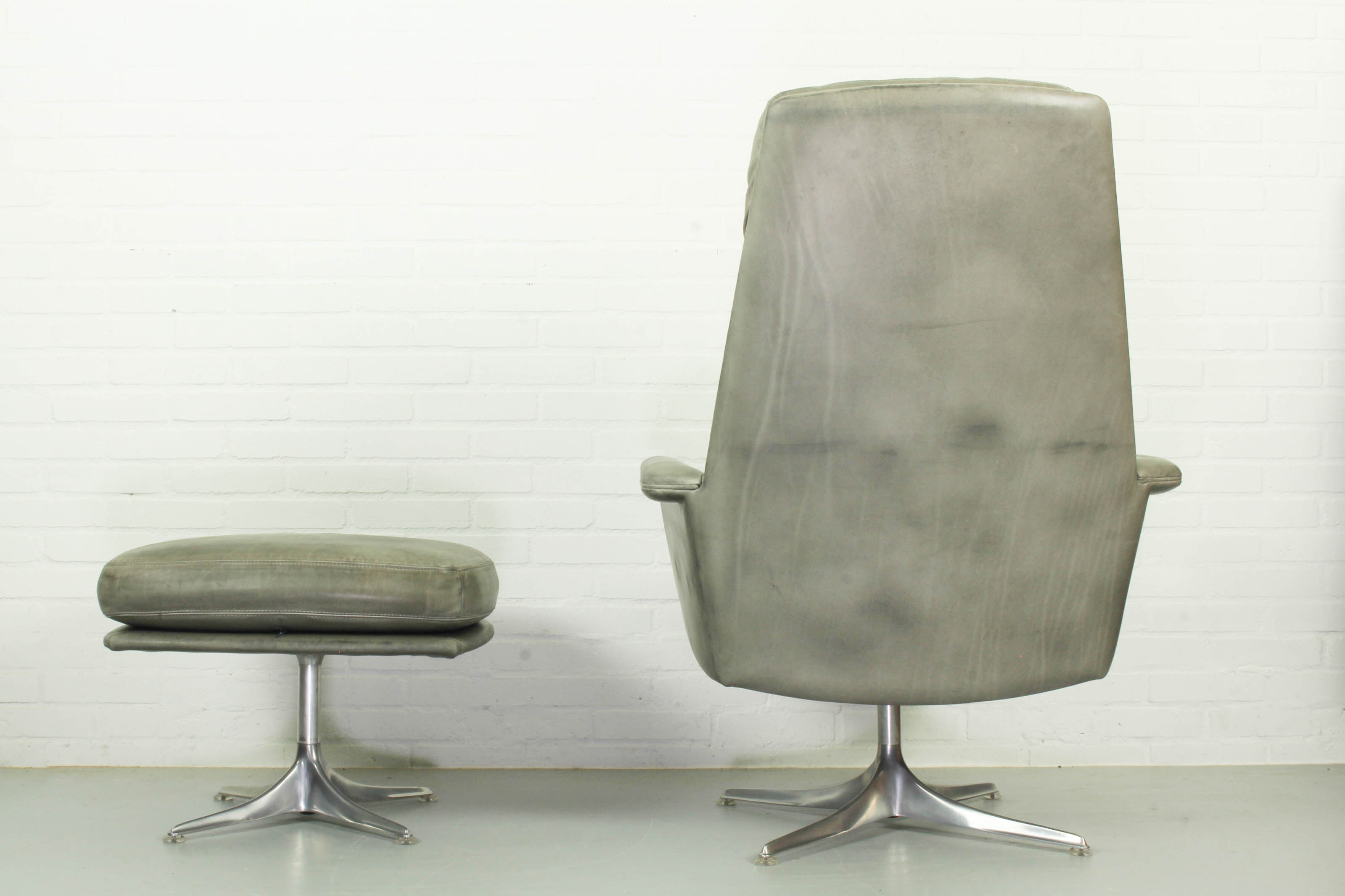 Sedia Swivel Highback Chair with matching ottoman by Horst Brüning for Cor, 1960s – Grey Leather