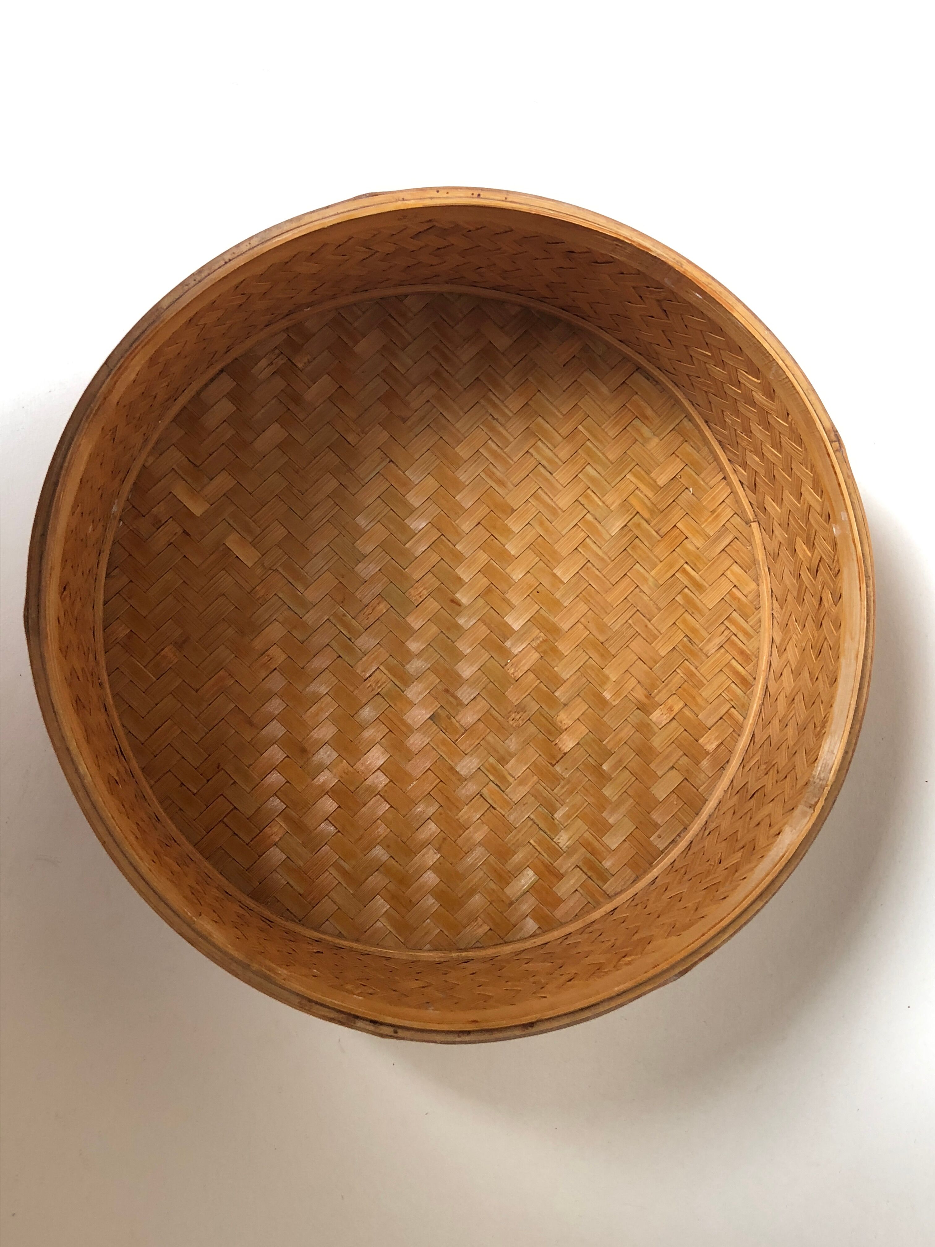 With lid rattan basket