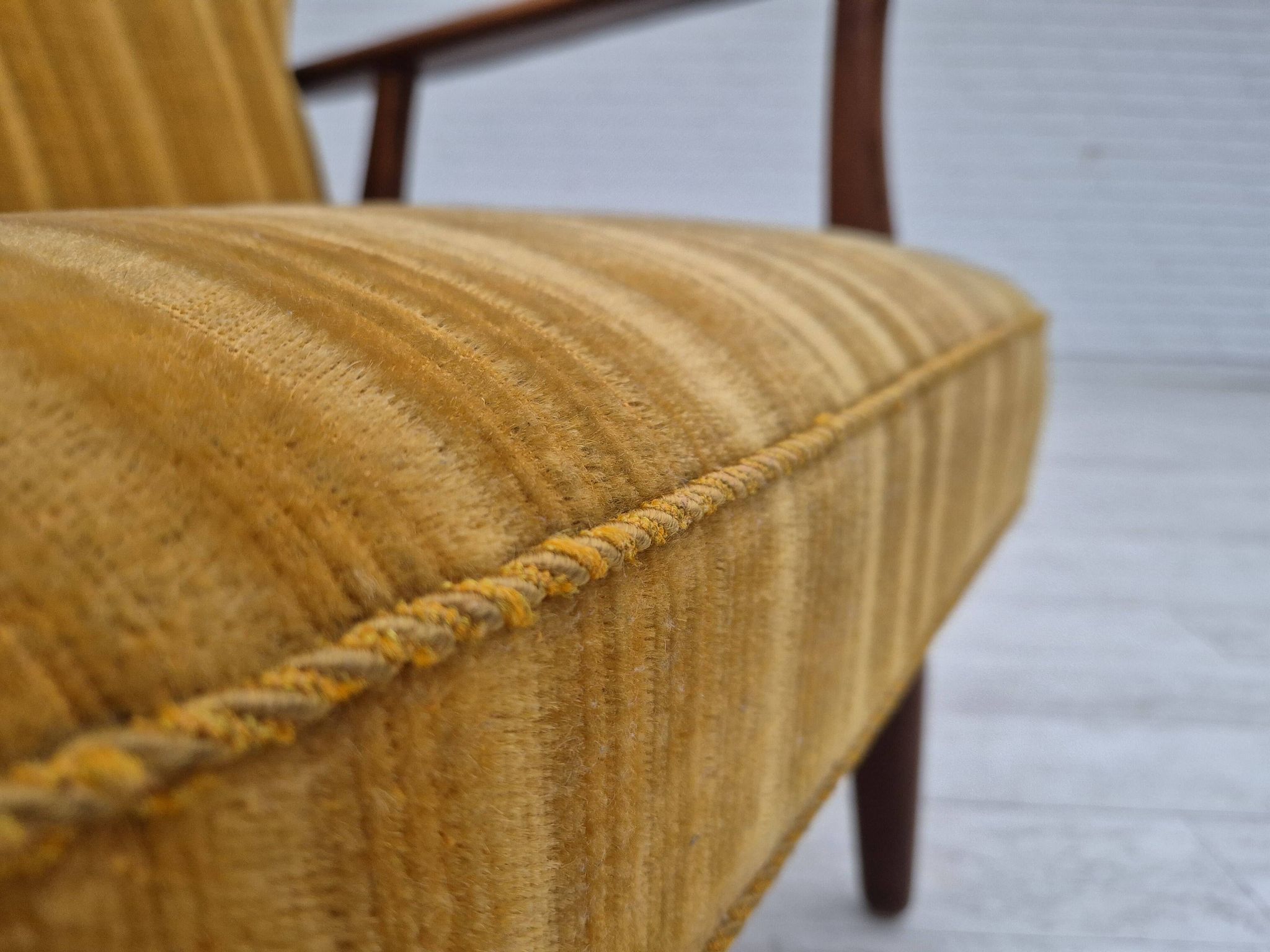 Années 1960, design danois par Kurt Olsen, fauteuil modèle 230, état d'origine.