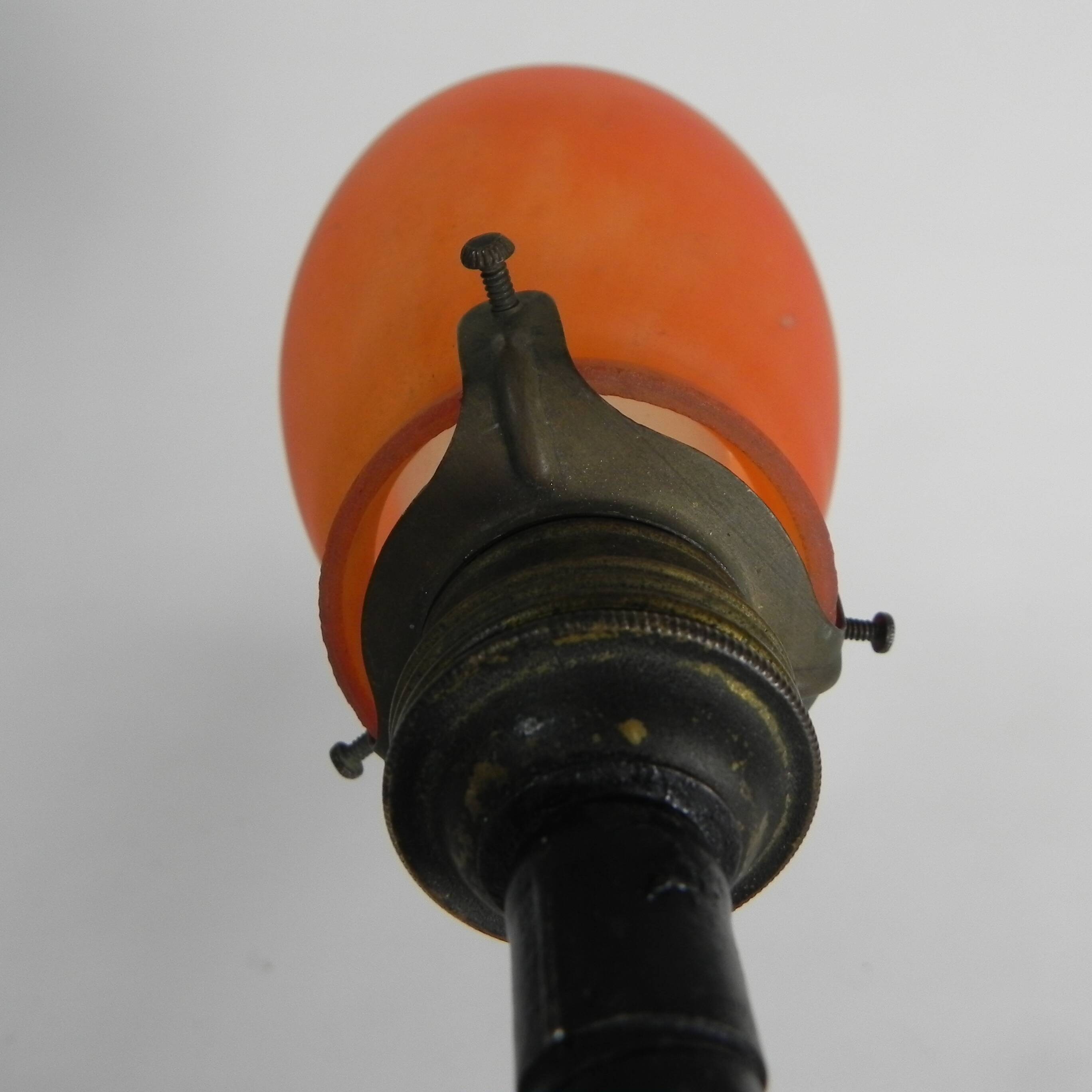 Lampe de bureau ERPE avec abat-jour en verre orange, années 1930