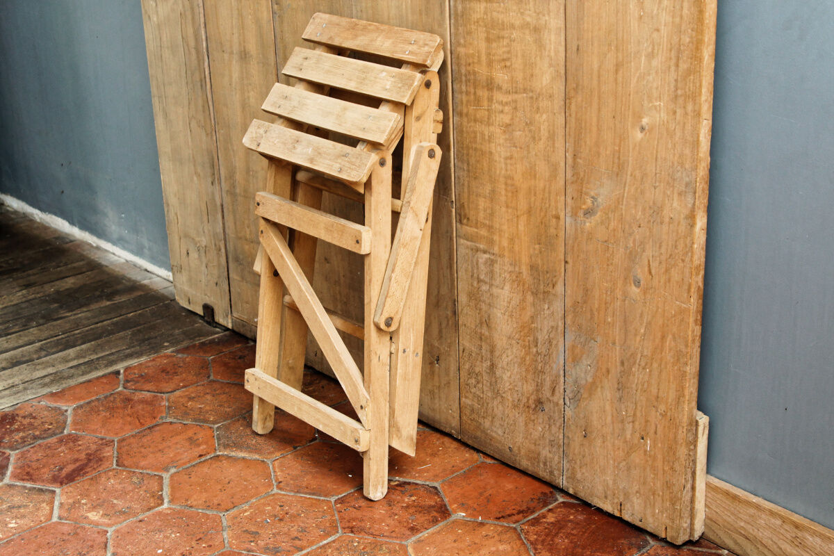 Folding wooden stepladder