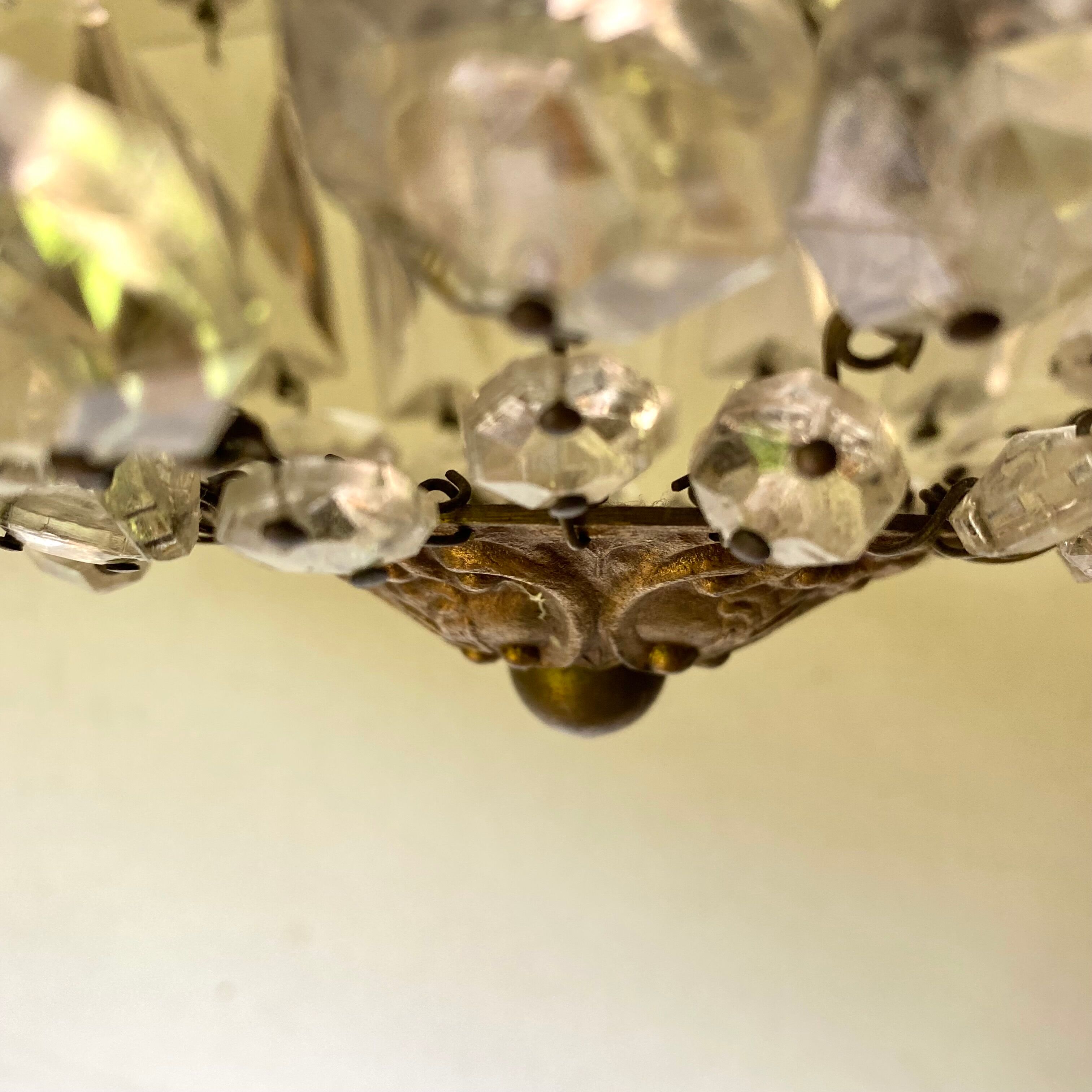 Ceiling lamp with old grapevines