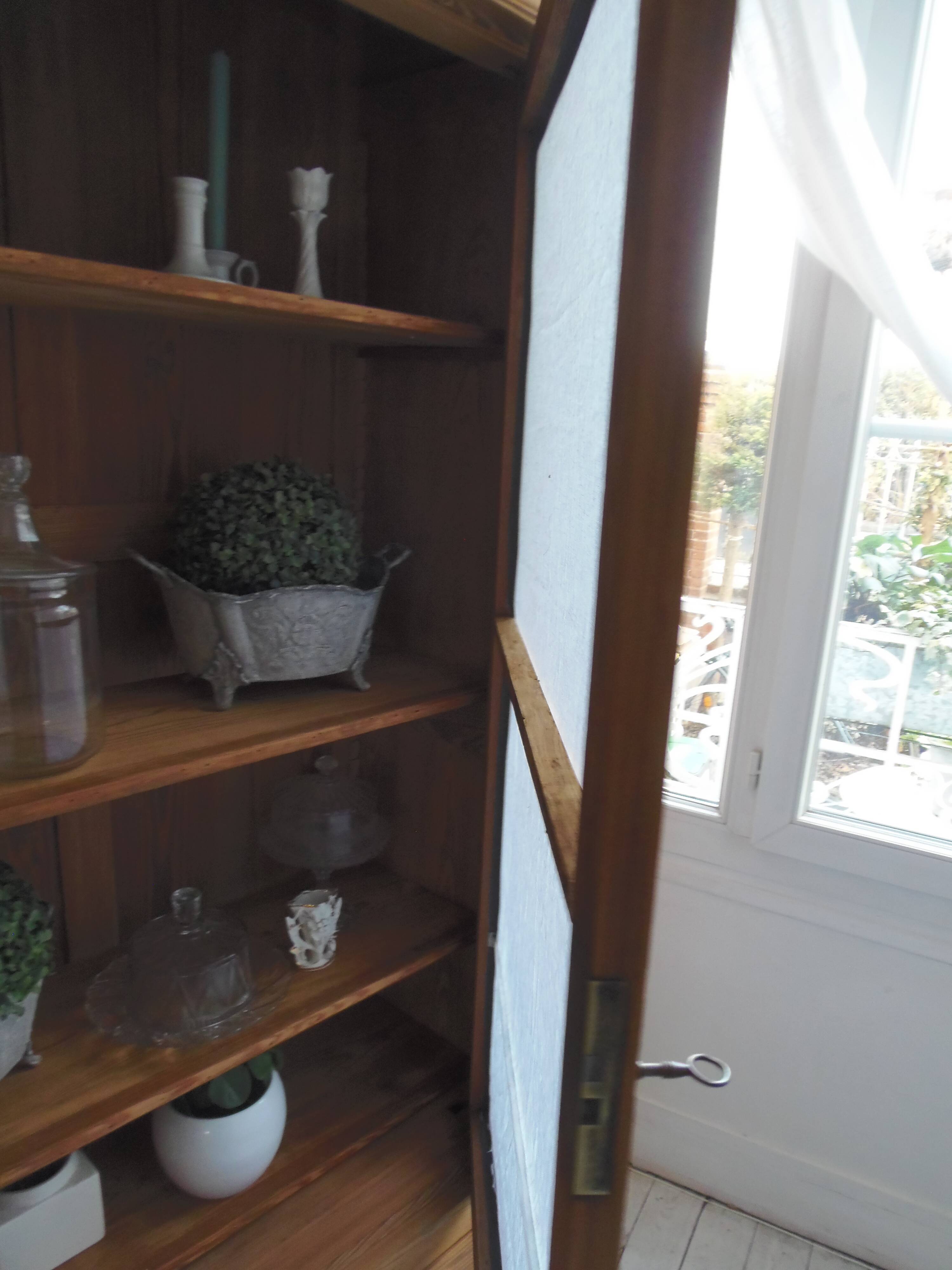 Lingère, armoire, vaisselier de 1905 en pitchpin.