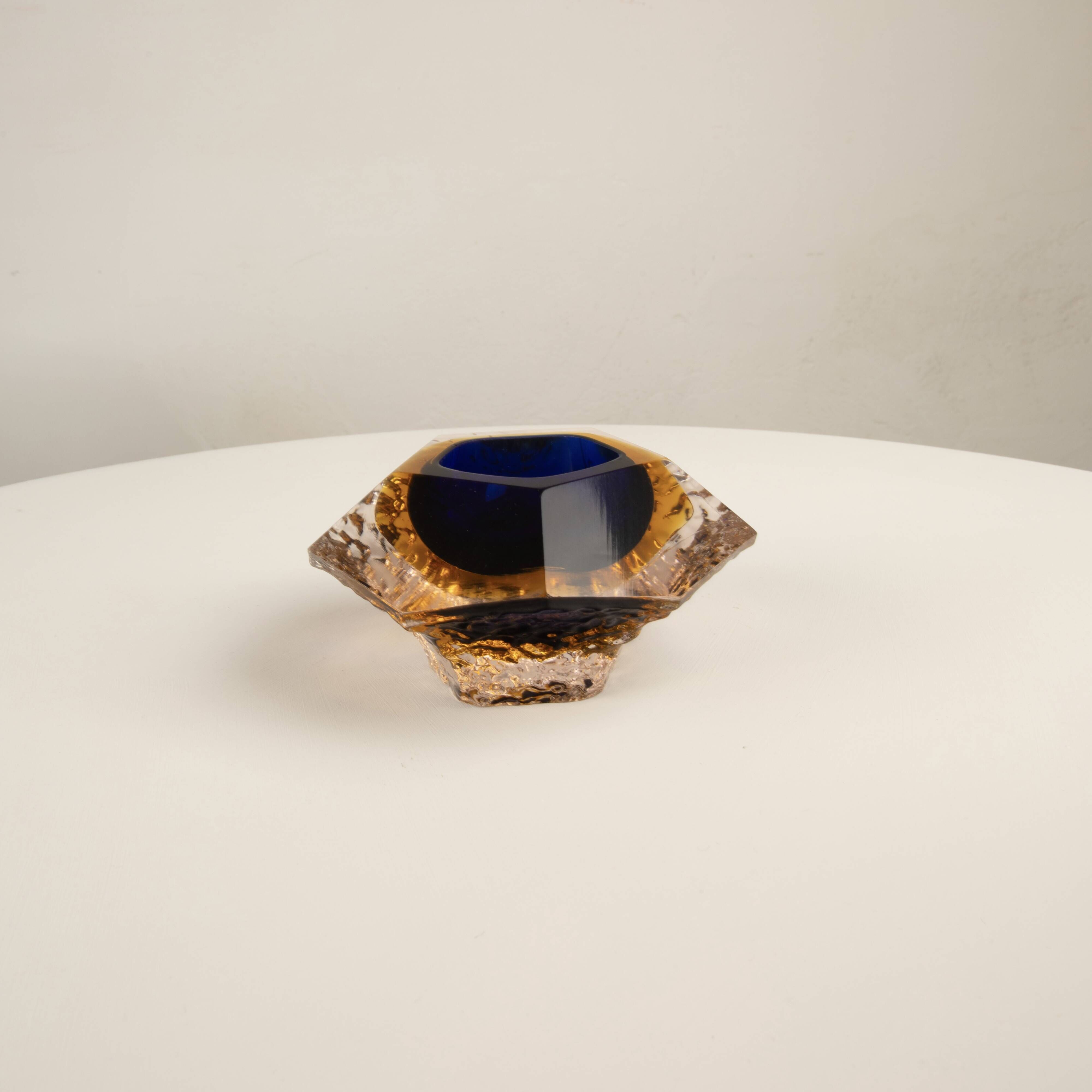 Sculptural submerged glass ashtray by Gianfranco Mandruzzato Murano 1970