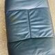 Stressless scandinave en bois massif courbé et cuir bleu