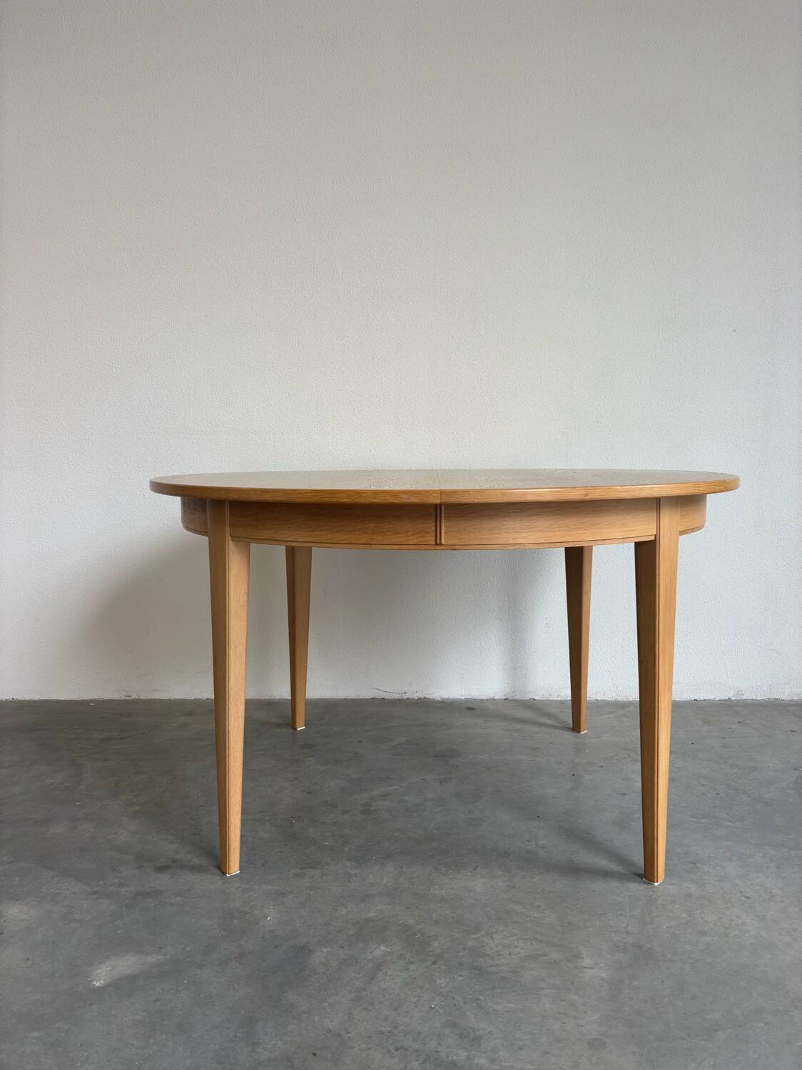 Vintage extendable round dining table Omann Jun