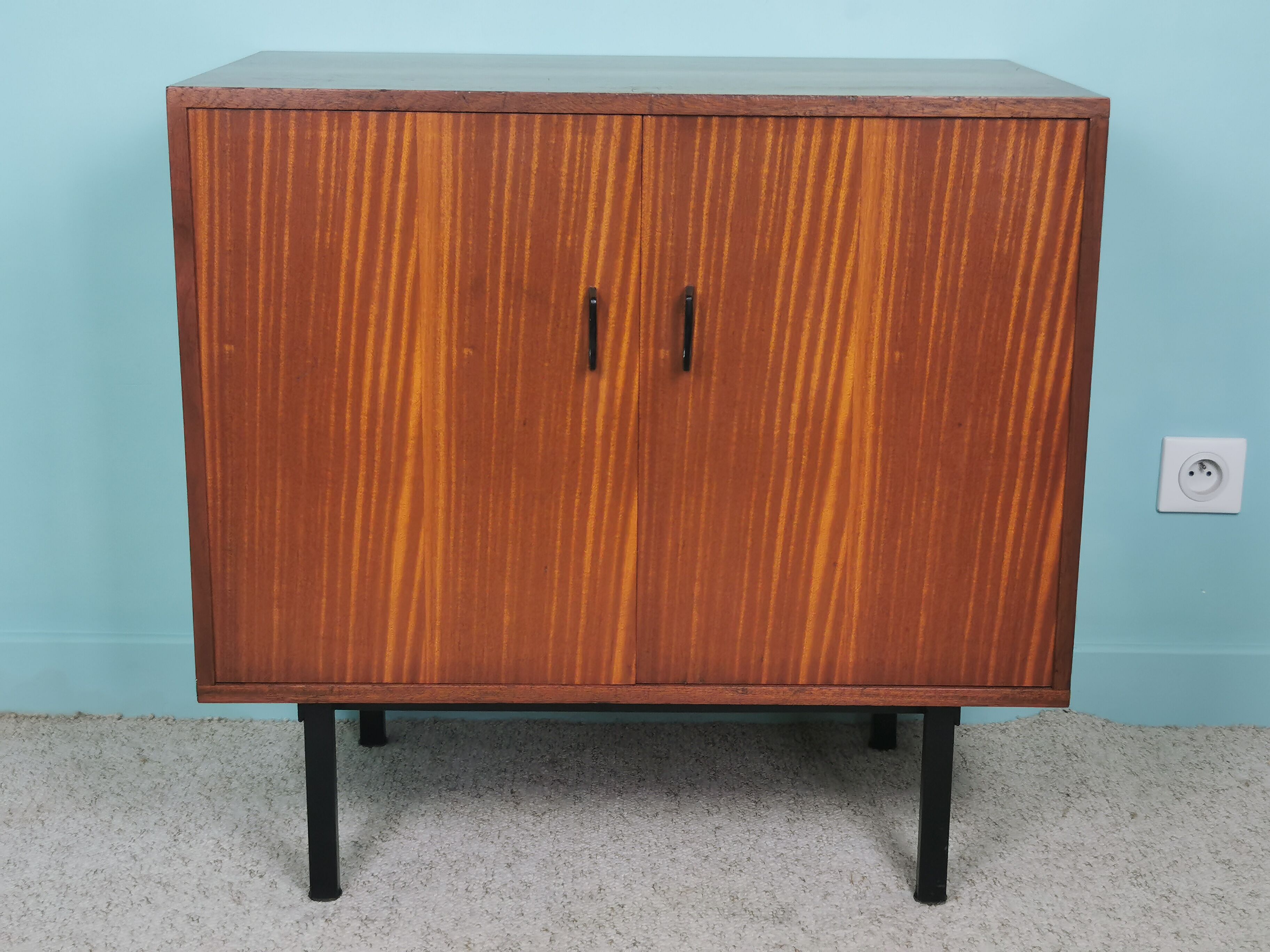 Vintage buffet