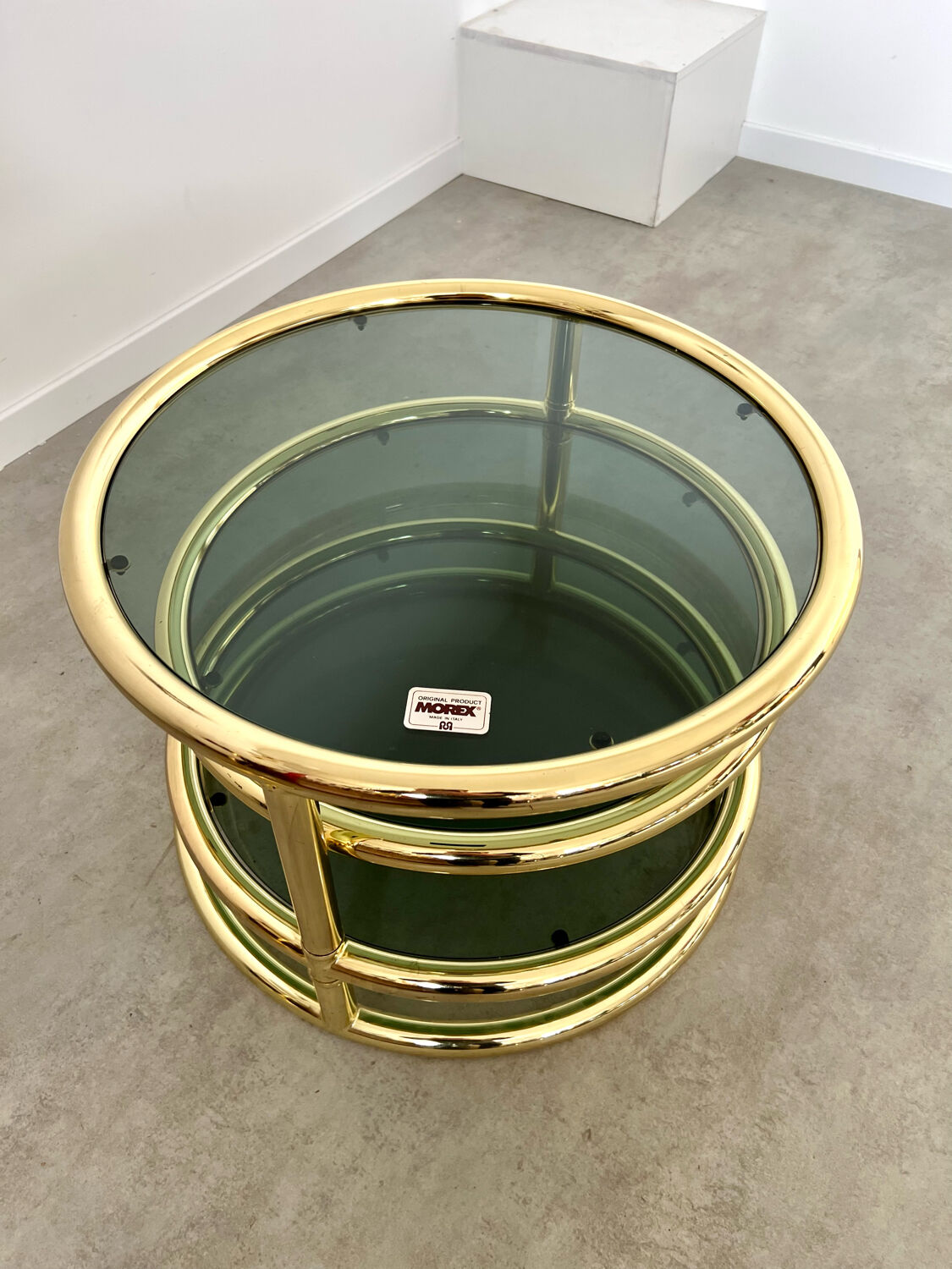 Three-level swivel coffee table in morex design brass Milo Baughman italy
