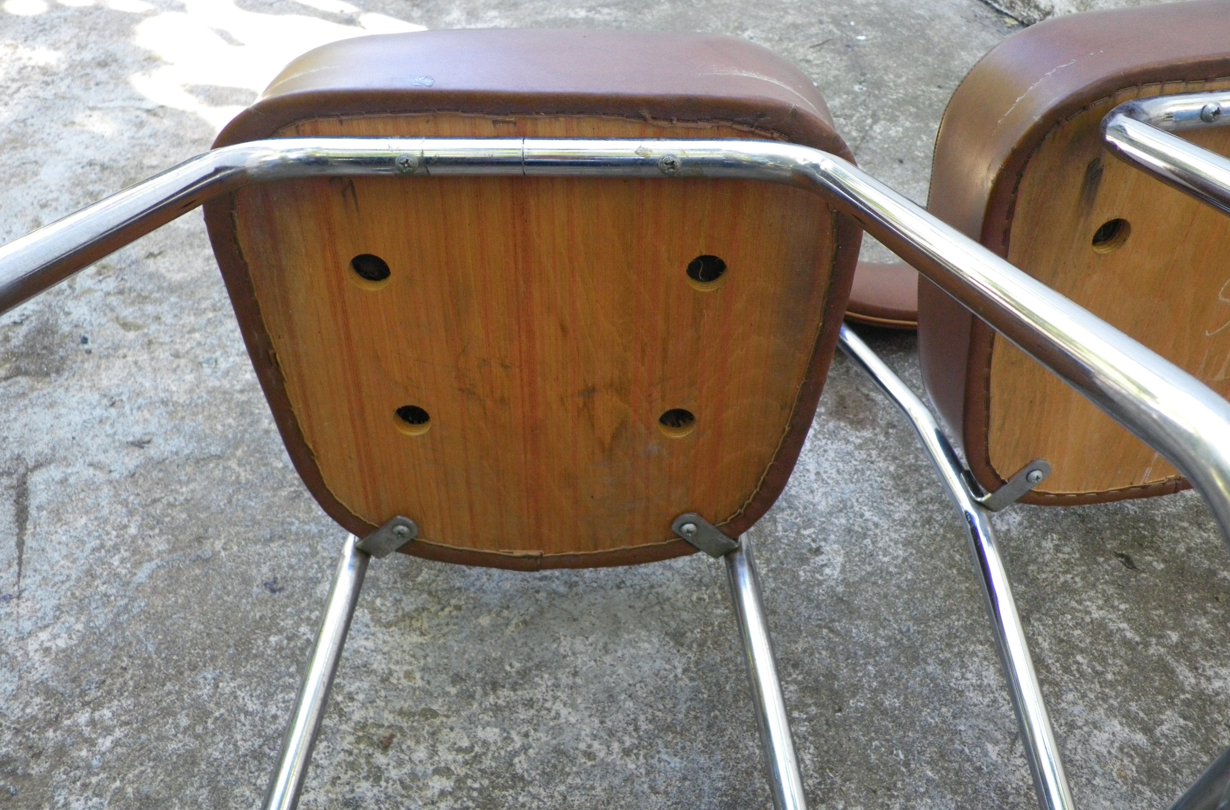 Lot of 2 chairs 60/70