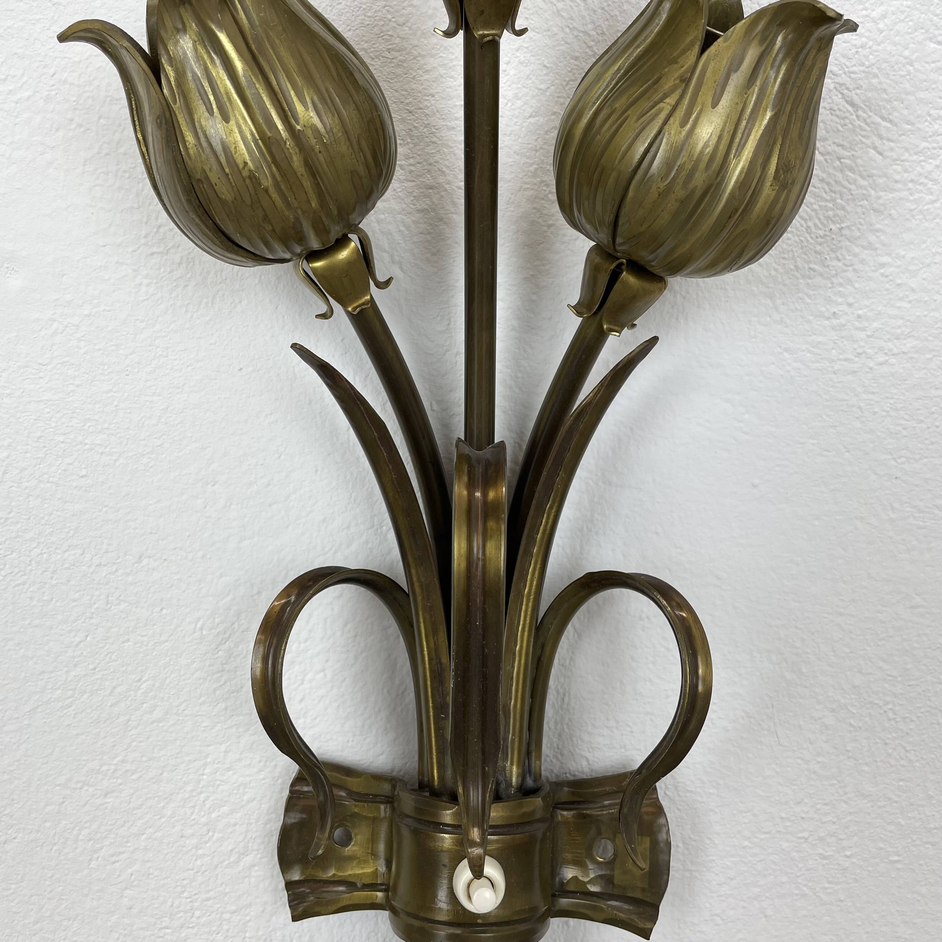 Sculptural 44cm brass  "flower" theatre wall light, italy, 1970s