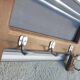 Wall-mounted entrance cloakroom in H with 5 hooks and hat racks