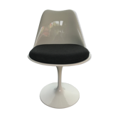 Tulip chair by Eero Saarinen for Knoll