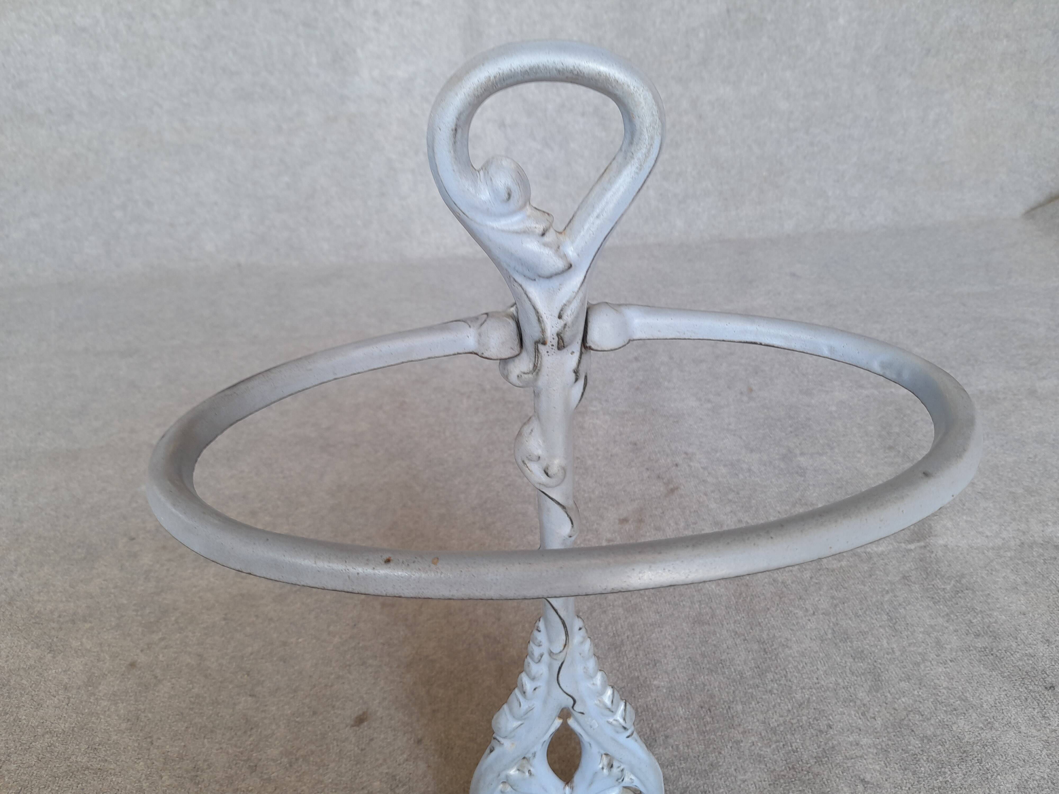 Enamelled cast iron umbrella stand