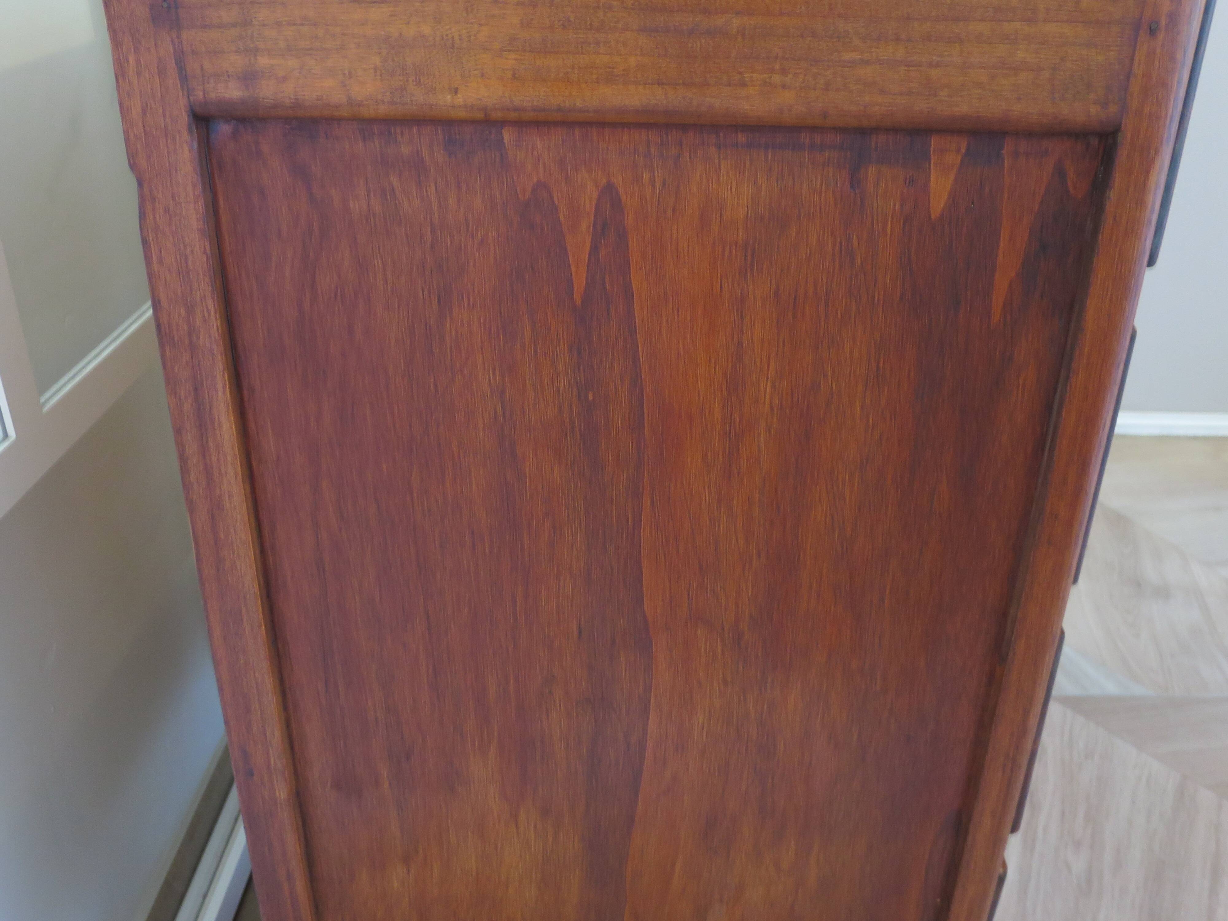 Rare - belle commode art déco 4 tiroirs - années 60 - Patine noyer - Pieds moustache