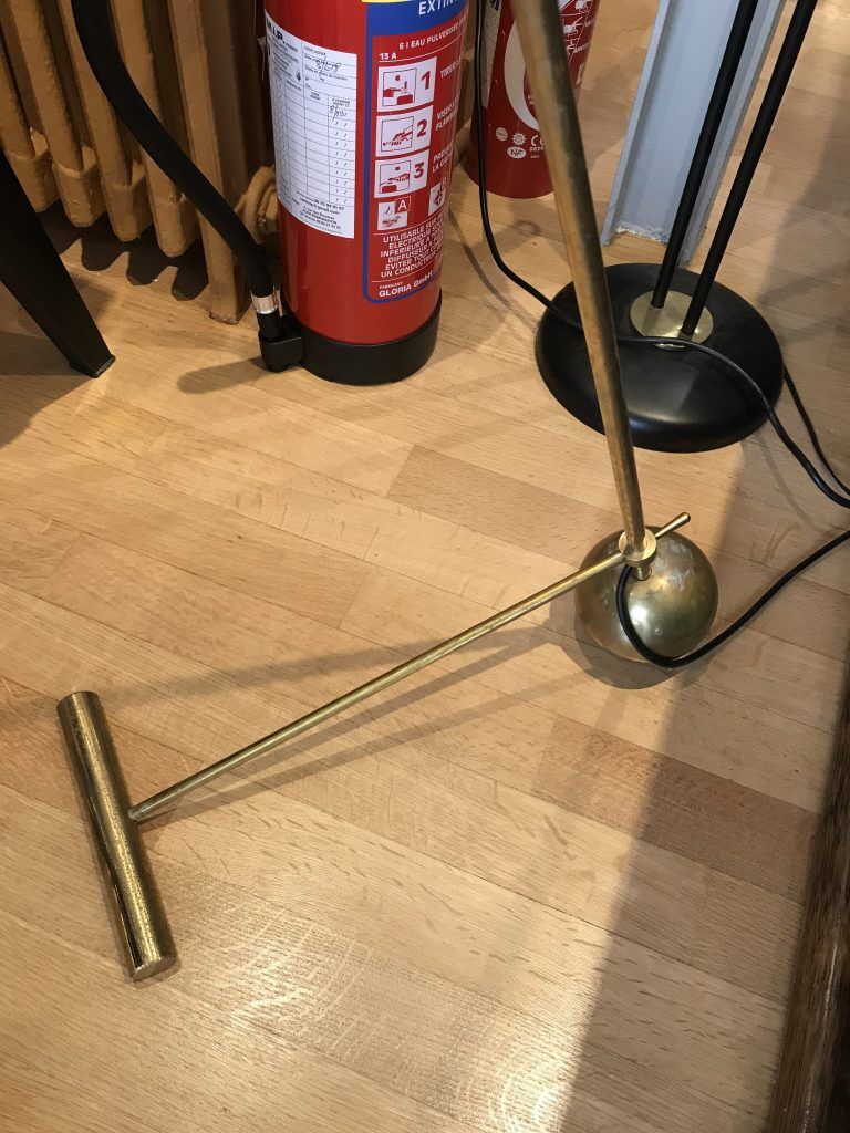 Diabolo floor lamp with counterweight