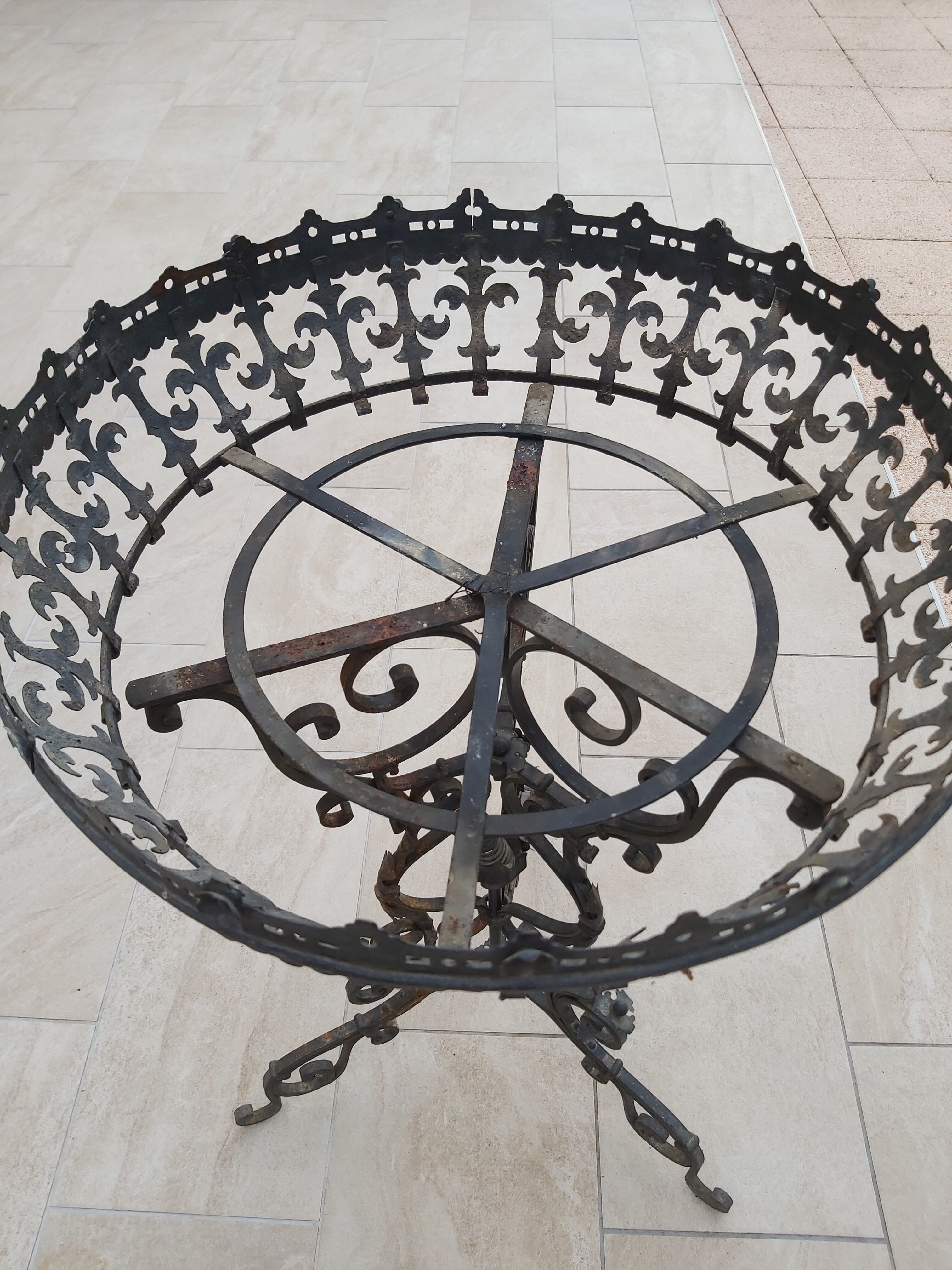 19th-century iron planter