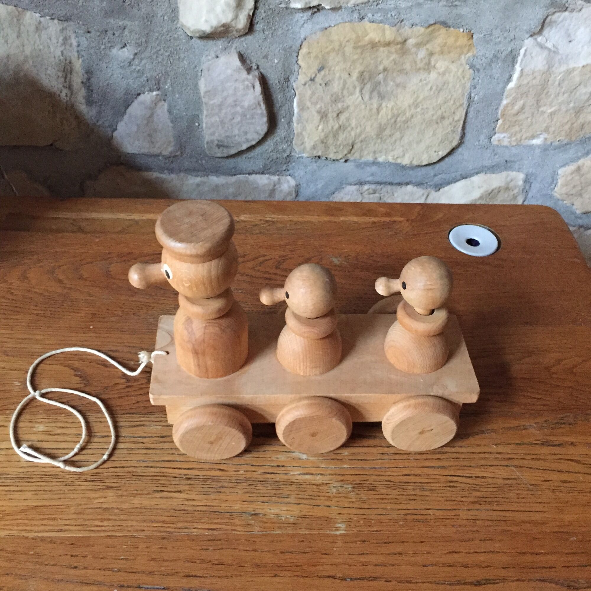 Canards en bois à tirer