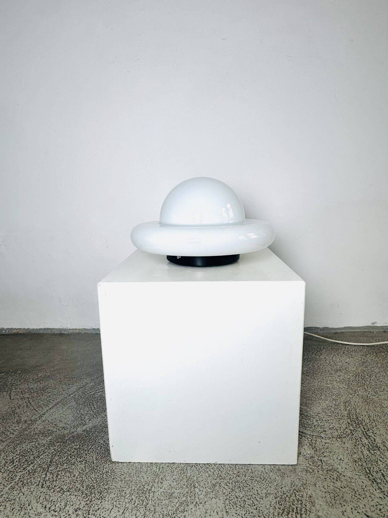 Sculptural Ufo Space Age Table Lamp In Opal Glass, Italy, 1970S