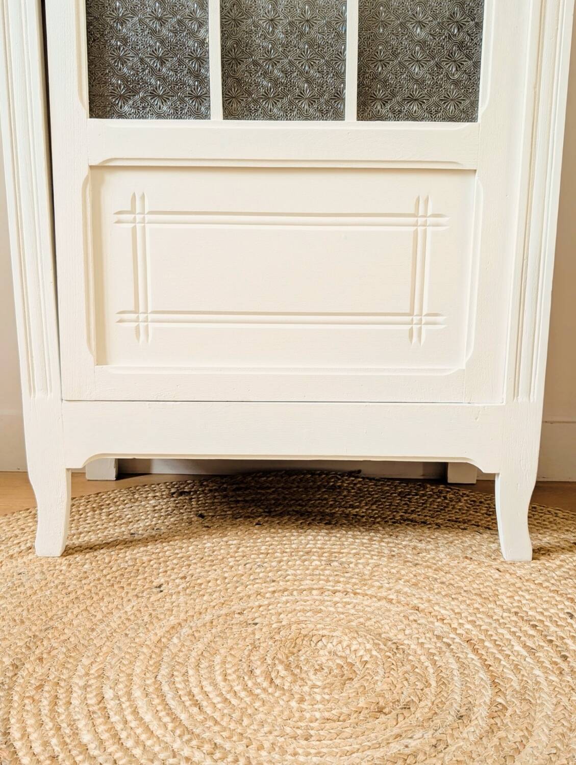 Renovated glass Parisian bonnet maker