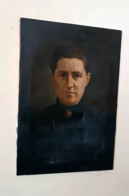 Antique painting from the early 1900s depicting a female portrait, signed by S.Bruno