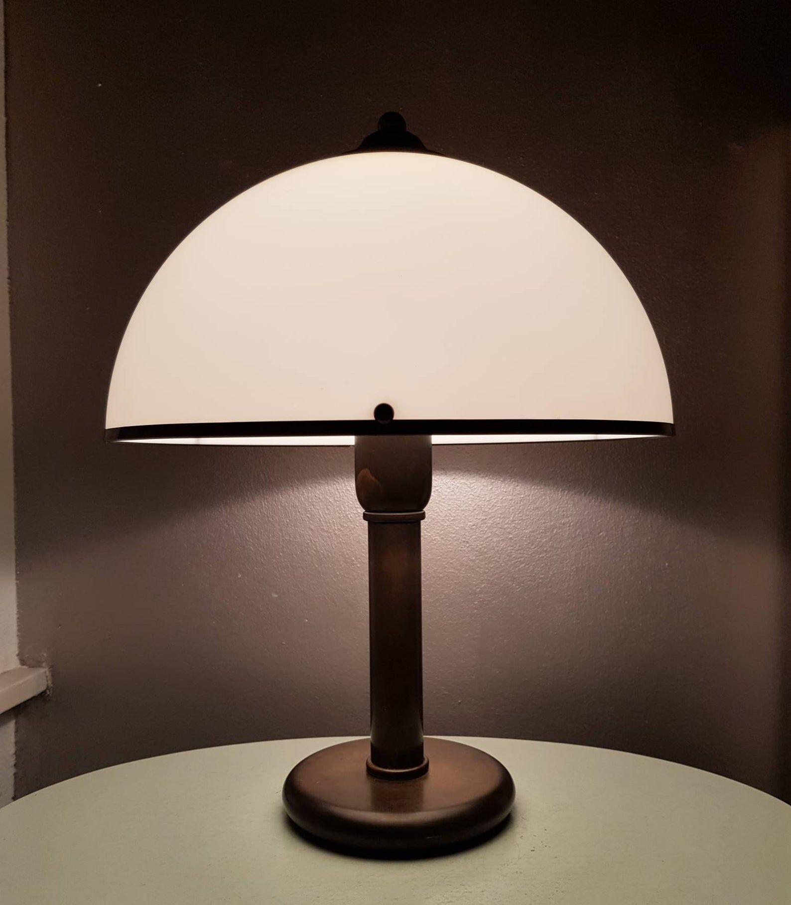 White mushroom table lamp 1970s space age