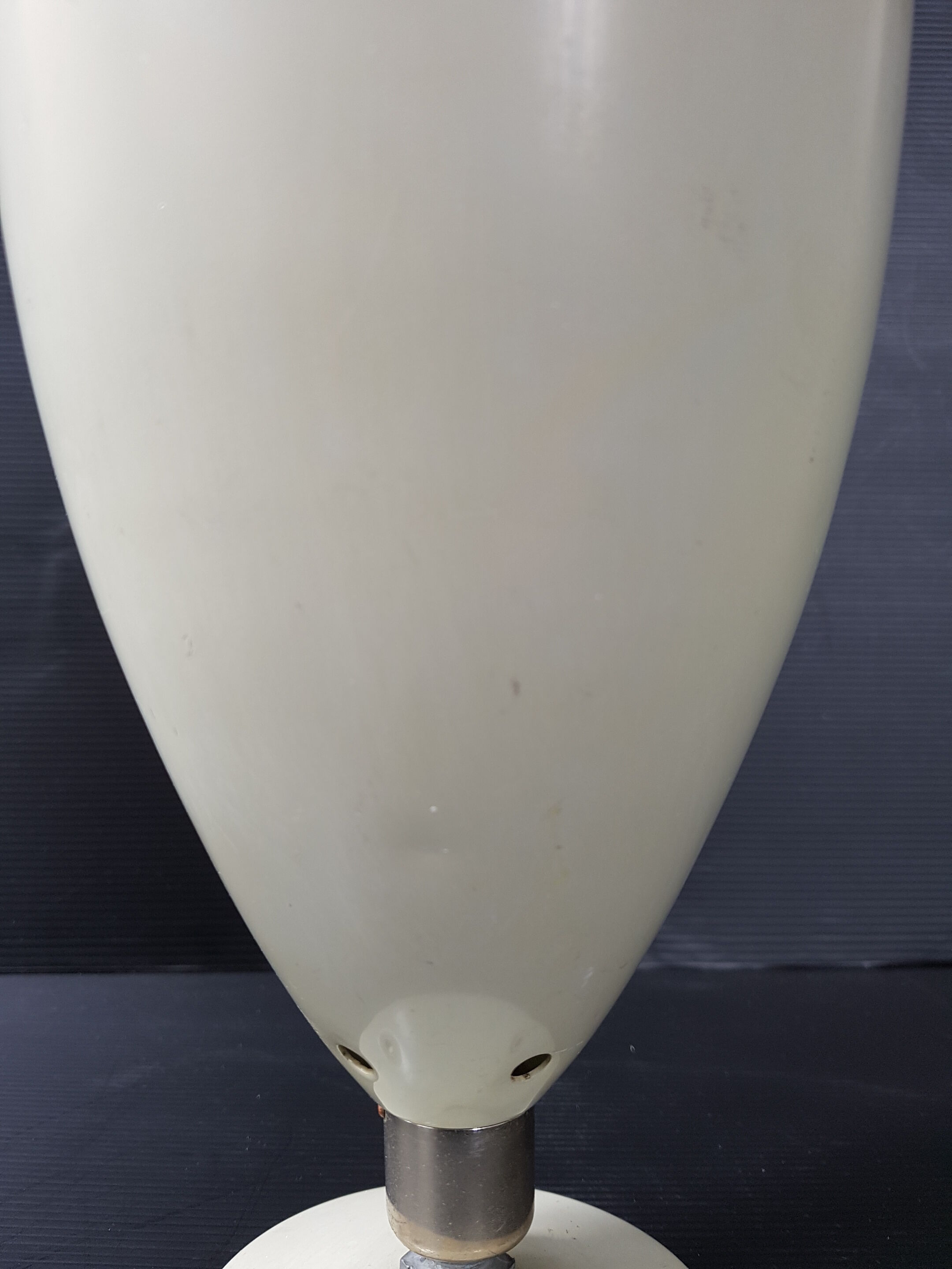 Spot 50 years beige metal