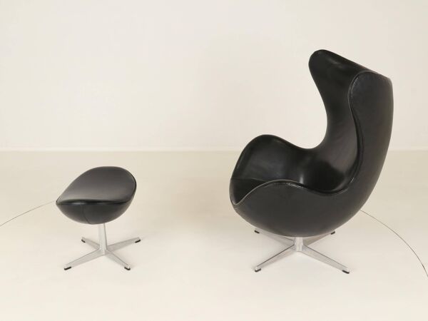 Fauteuil Egg et ottoman d'Arne Jacobsen, Danemark, années 1960