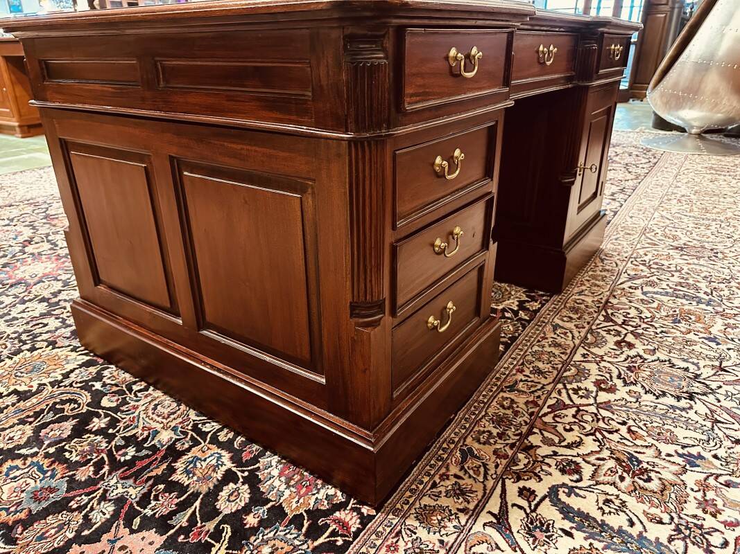 Classic English Desk Partnerdesk