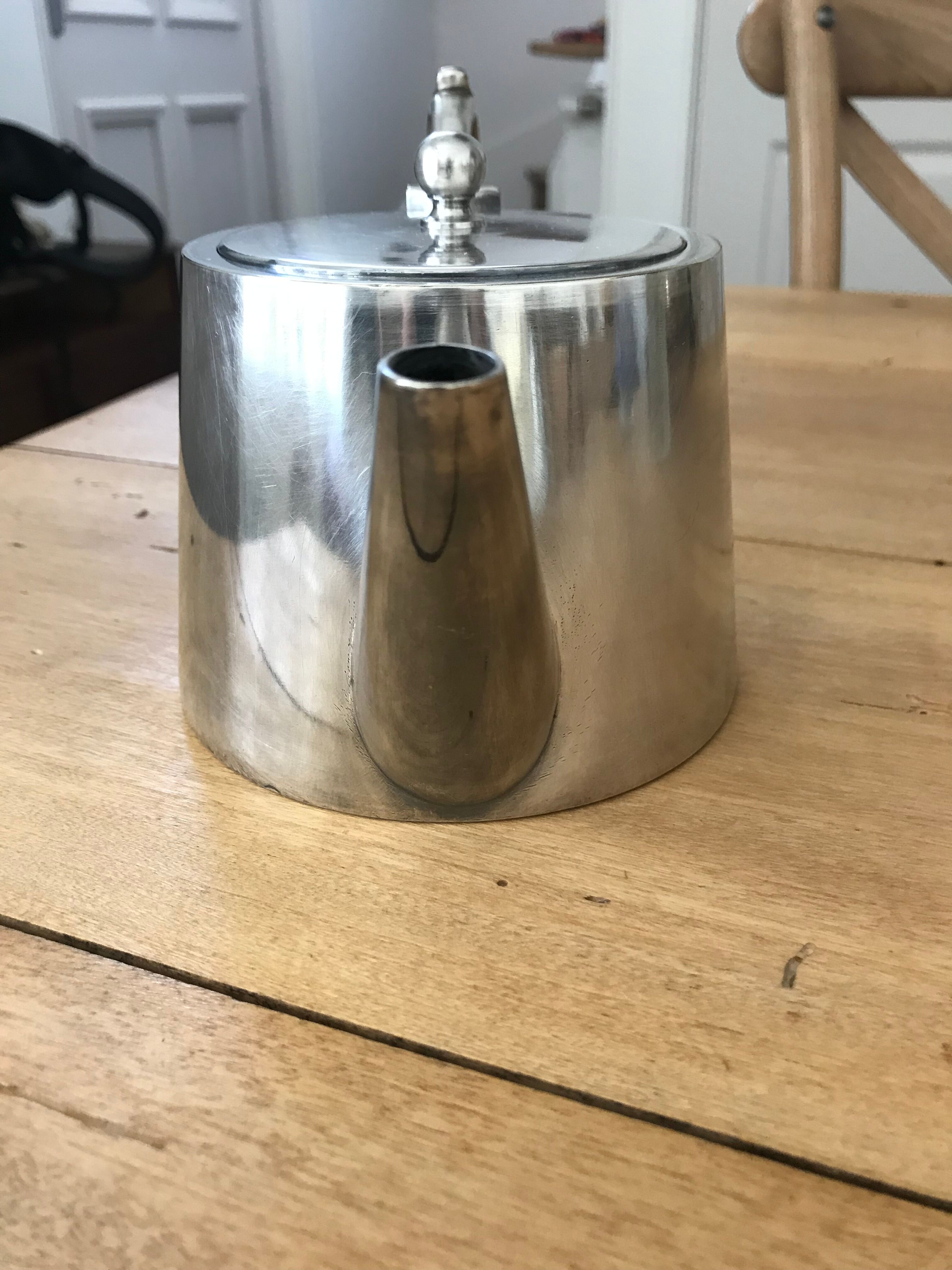 Theapot in silver metal E. nother