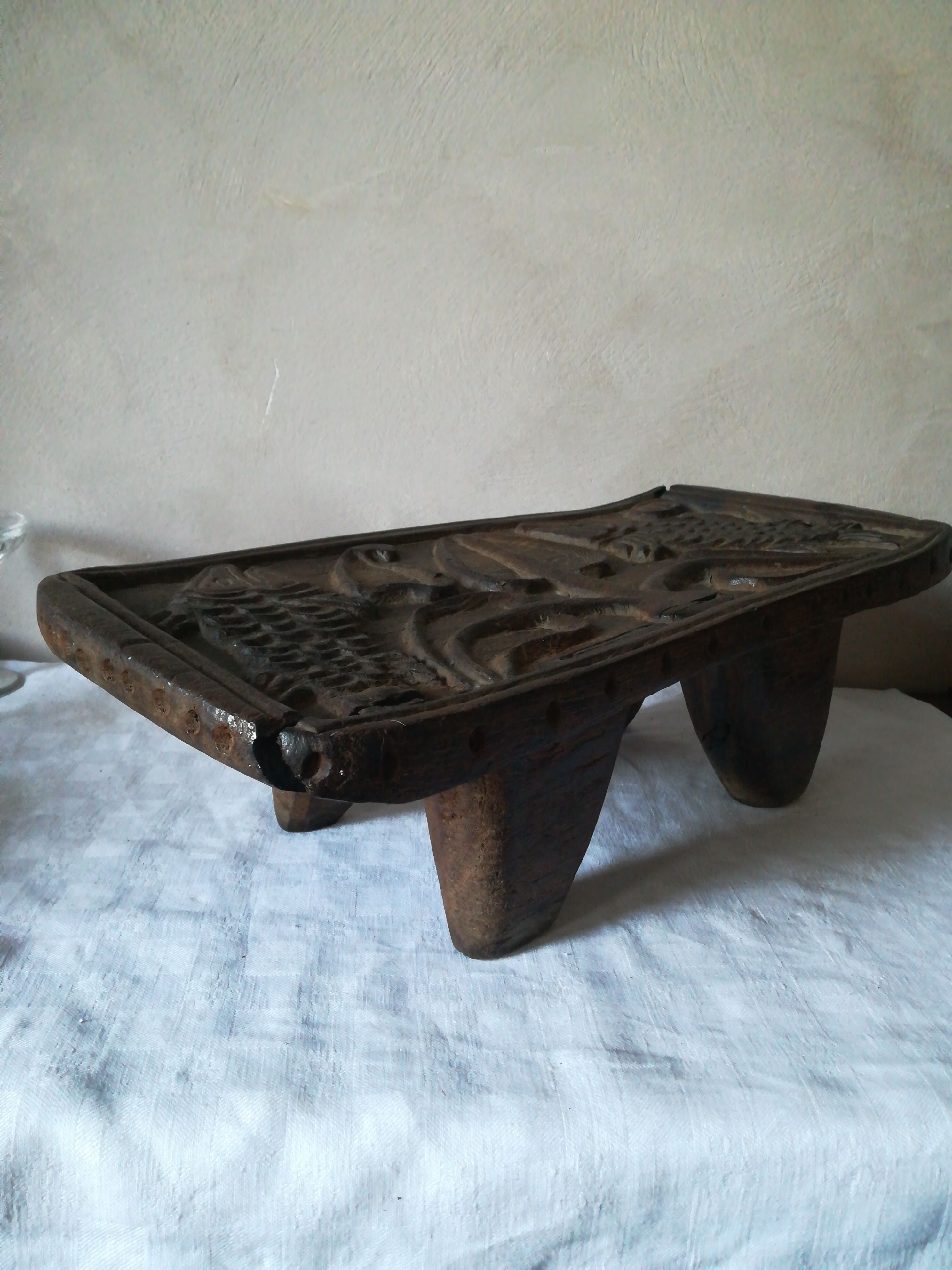 African tabouret