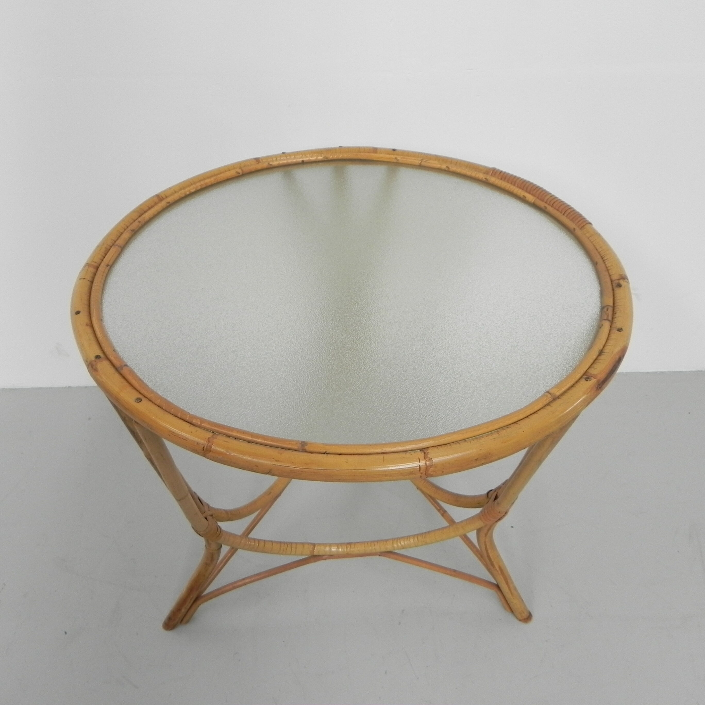 Bamboo coffee table with round glass top