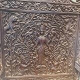 Indian throne chair in carved red wood - Buddhist / Hindu.