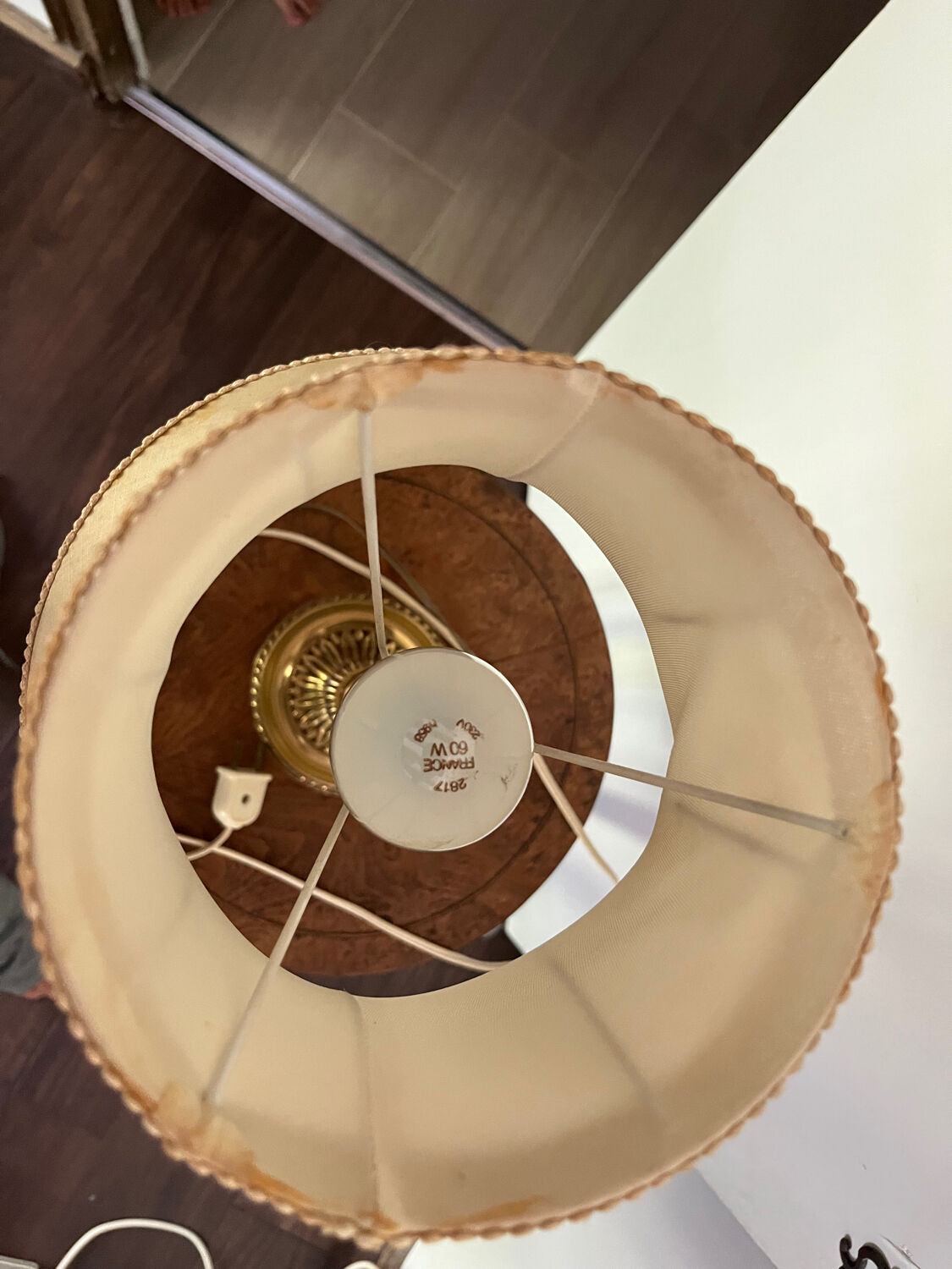 Bronze foot bedside lamp