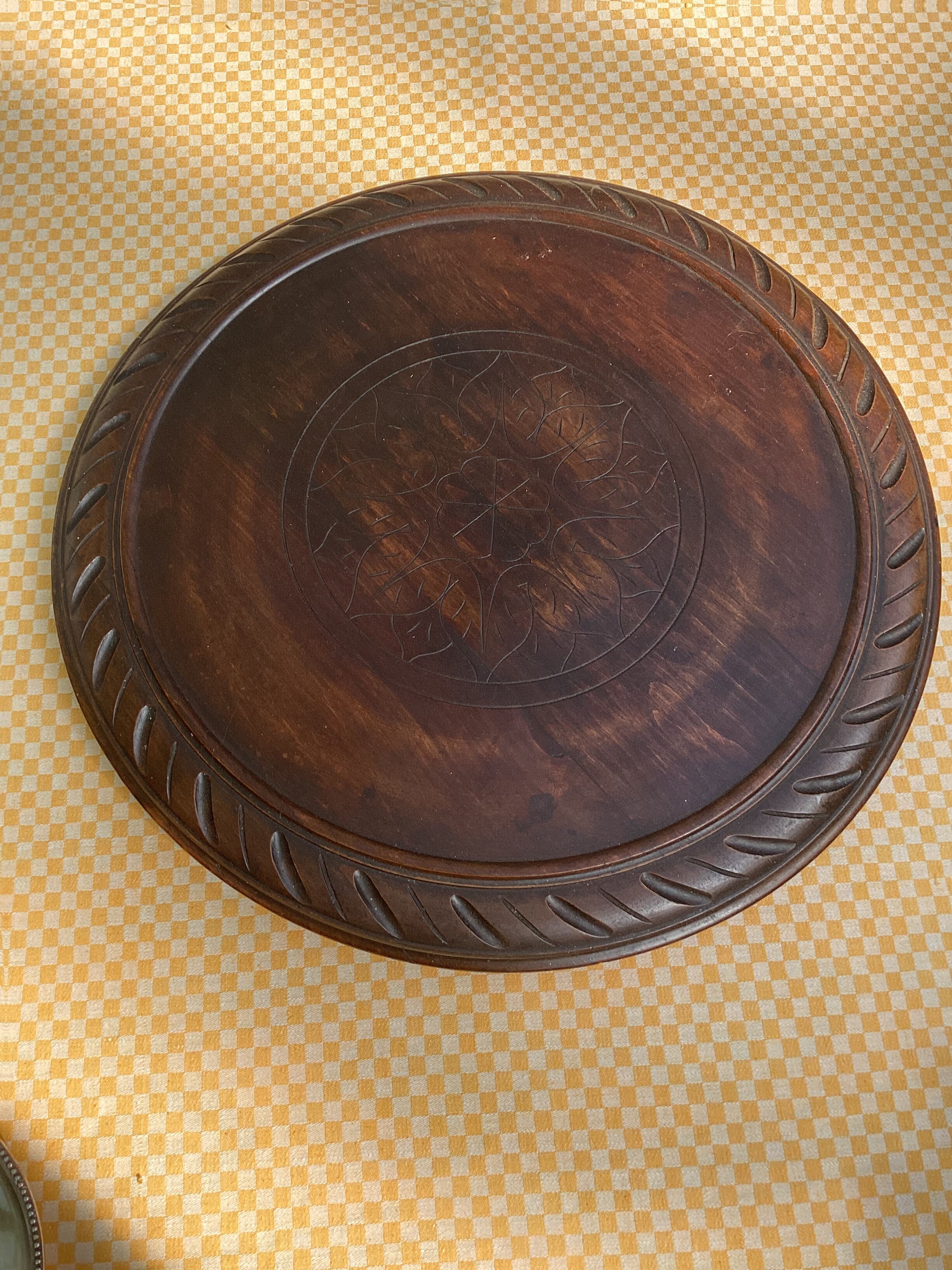 Plateau rond ou centre de table en bois travaillé dimension