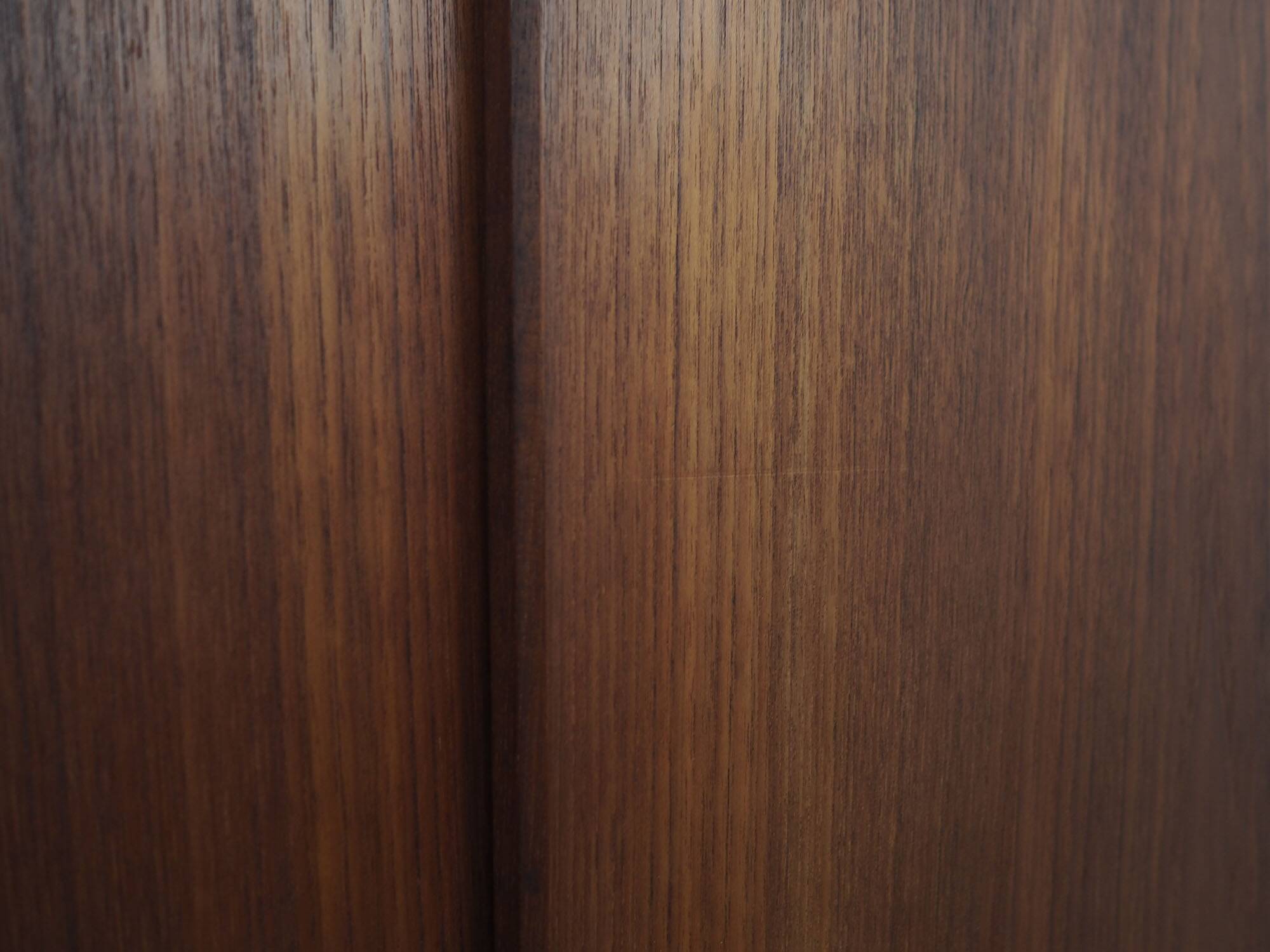 Buffet haut en teck, design danois, années 1960, designer : Børge Seindal, fabricant