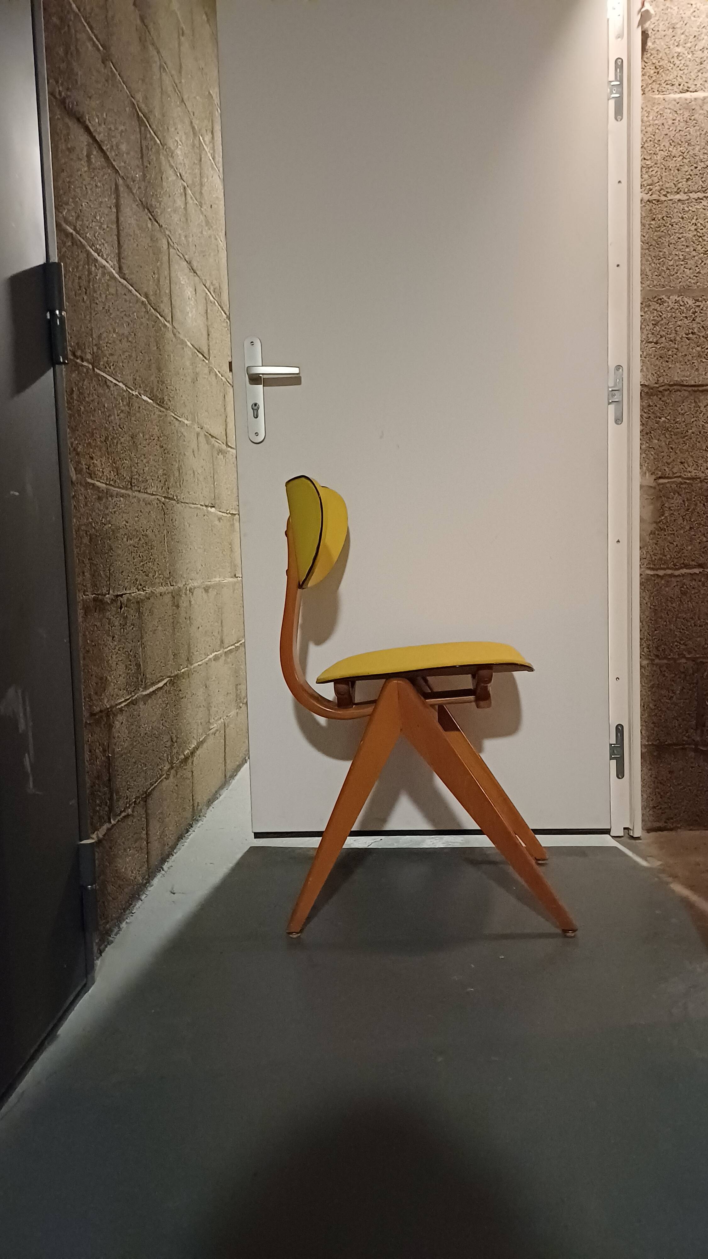 Set of 2 vintage chairs