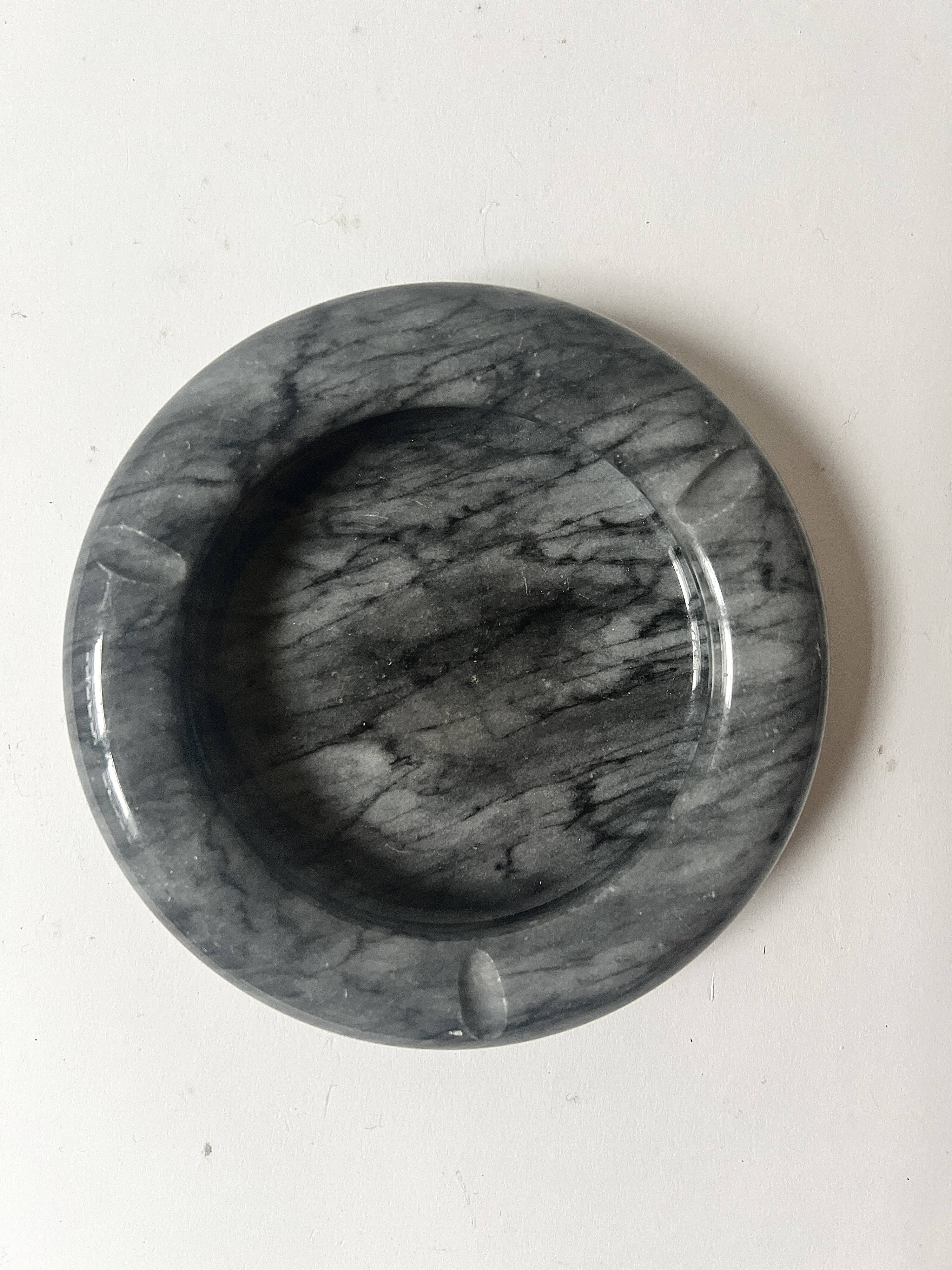 Cendrier marbre gris veiné, Italie 1970