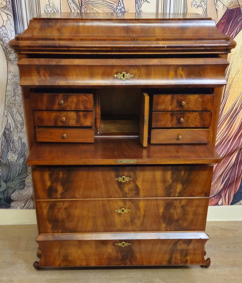 Secrétaire / scriban époque Bieidermeier en acajou flammé – XIXe siècle