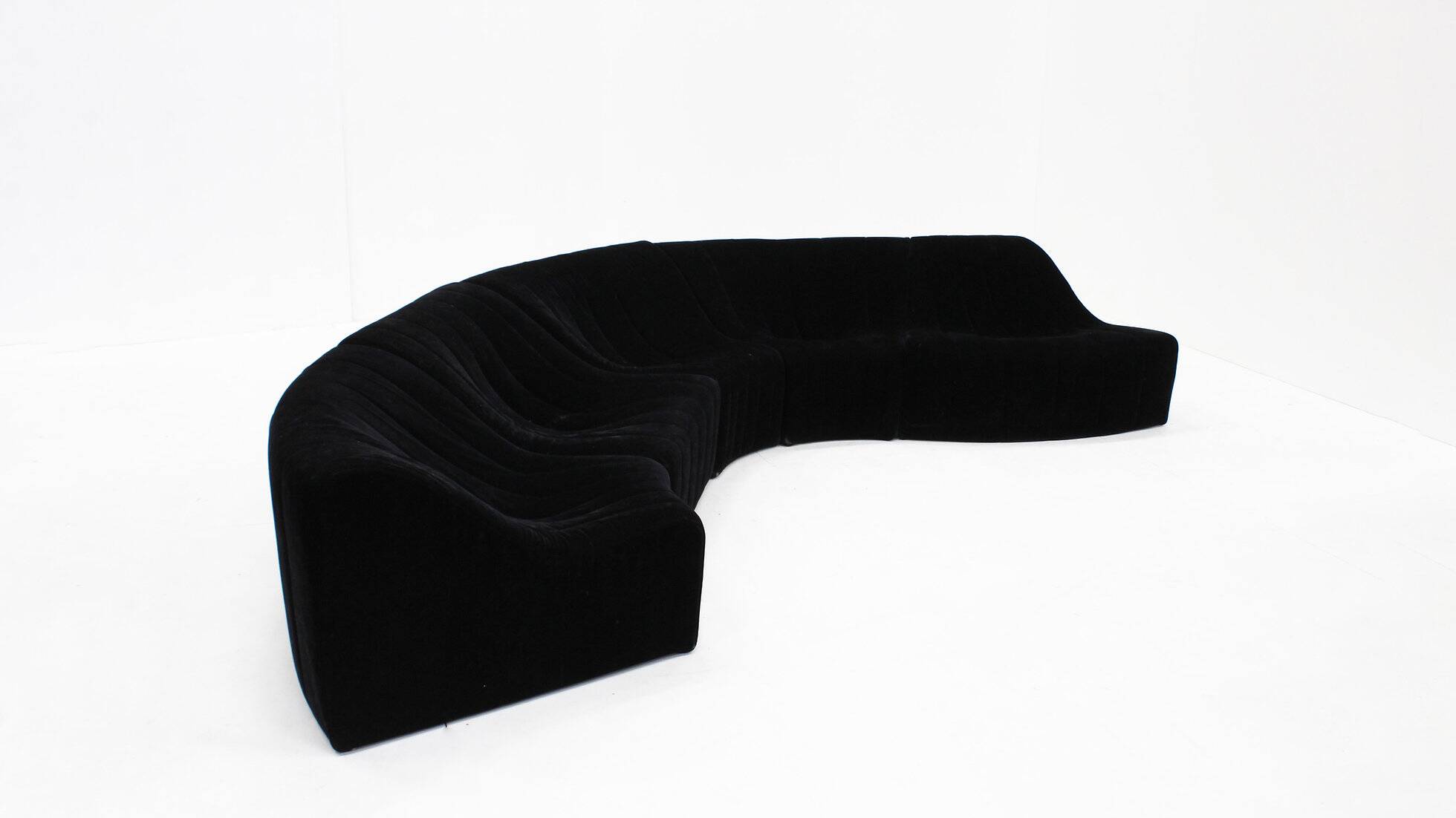 Kwok Hoi Chan for Steiner Chromatic modular curved sofa 1970s