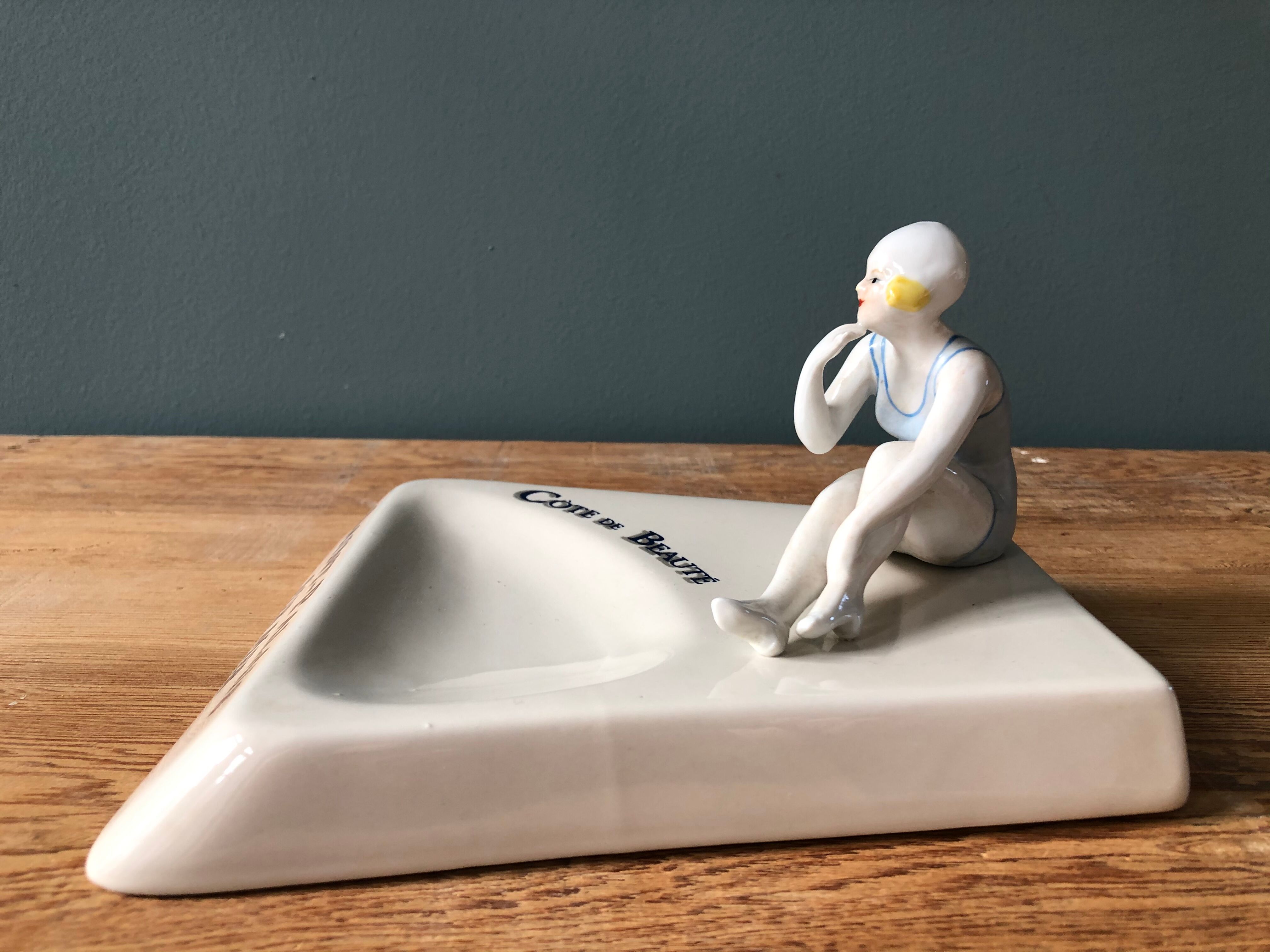 Empty pocket bather art deco