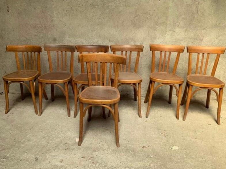 Series lot of 7 old bistro chairs in vintage curved wood