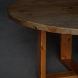 Round table in pine by Roland Wilhelmsson, mid-20th century.