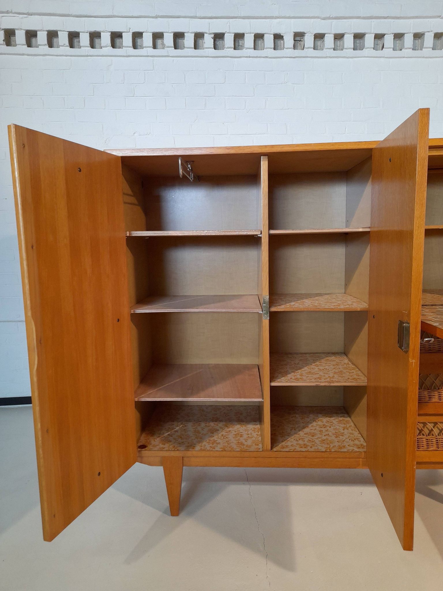 Meubles multifonctions en bois et rotin années 60
