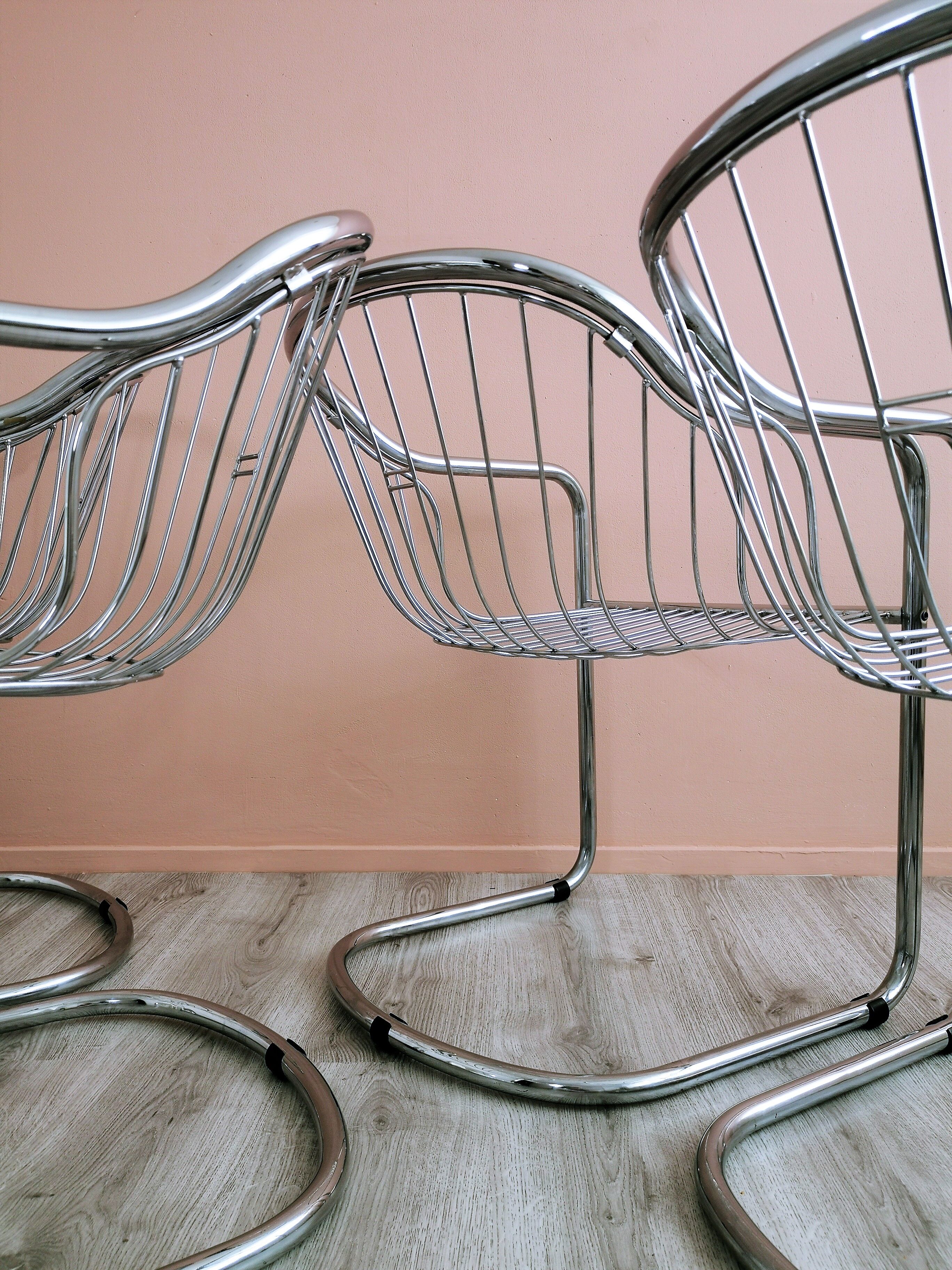 Set of 4 chrome wire dining chairs