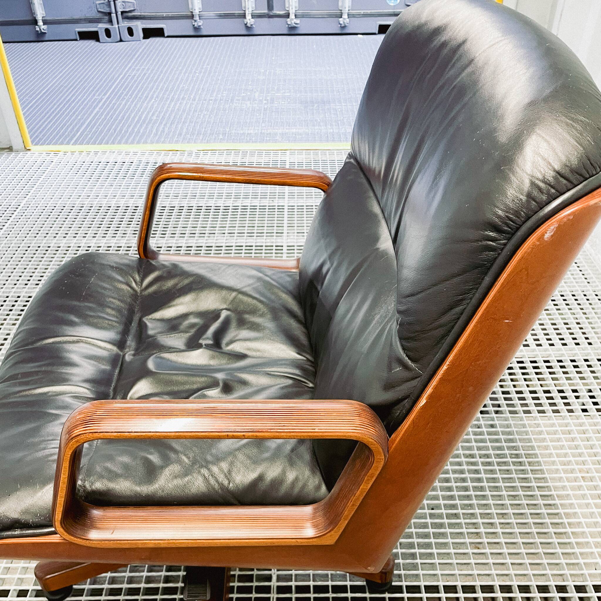 Vaghi • Italian Design • Vintage black leather executive chair from the 70s