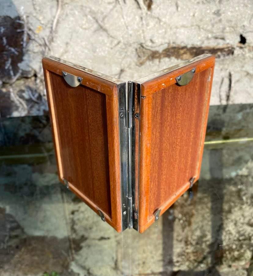 Photo doors in silver metal Alpaca with two old shutters