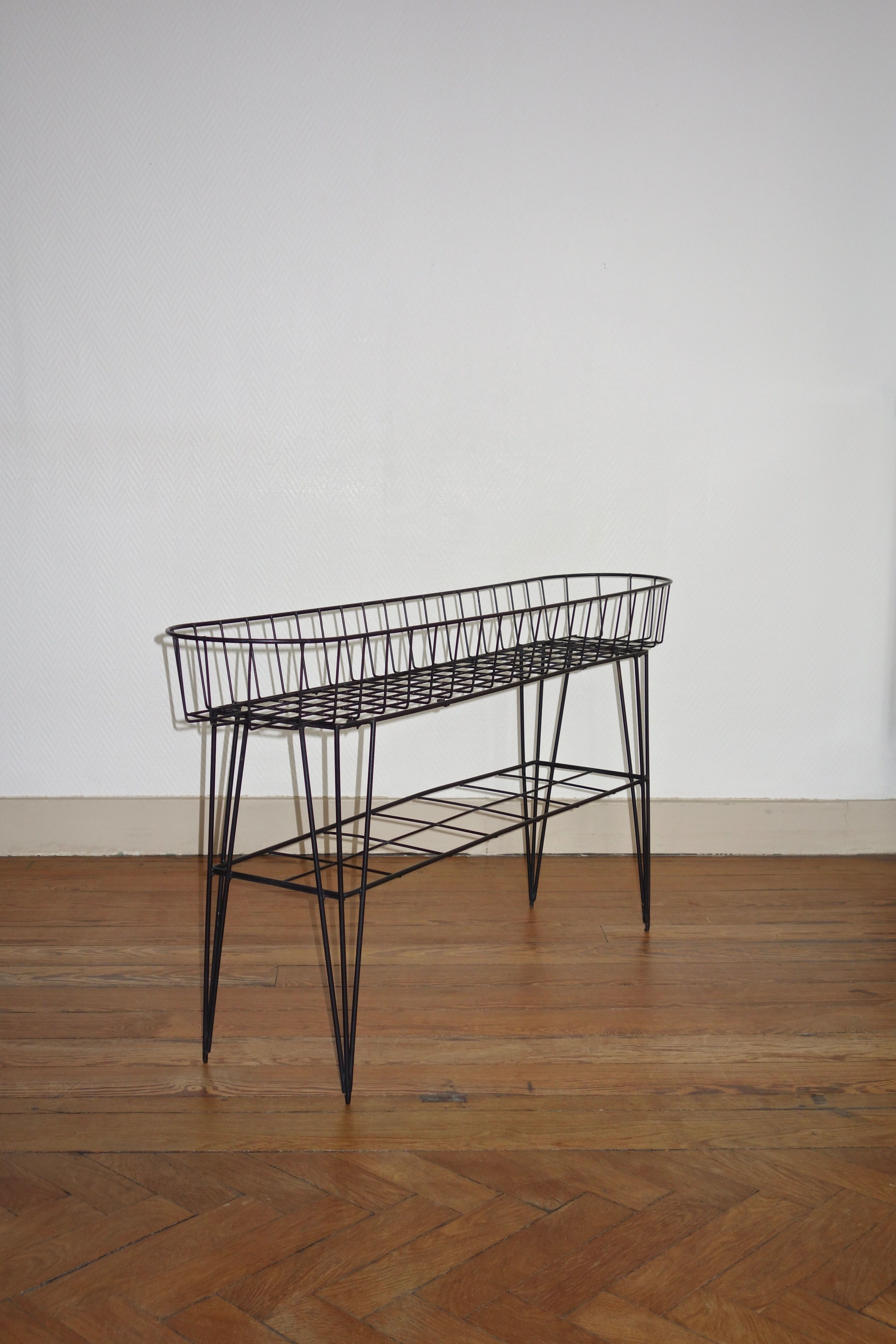 The 1950s metal planter