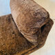 Chauffeuse vintage en velours chocolat